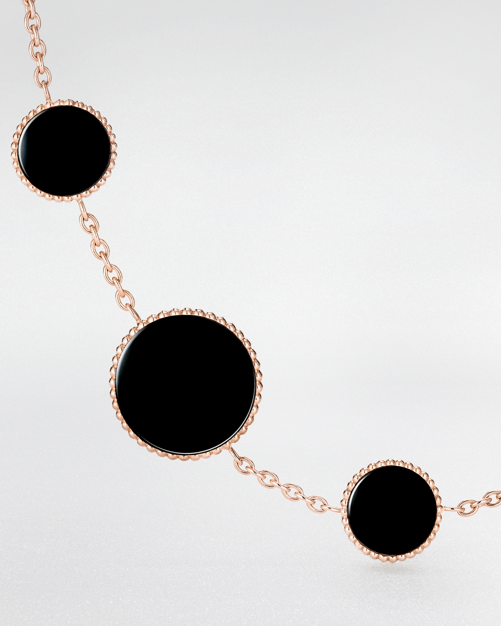 Rose des Vents Bracelet Pink Gold, Diamonds and Onyx E02