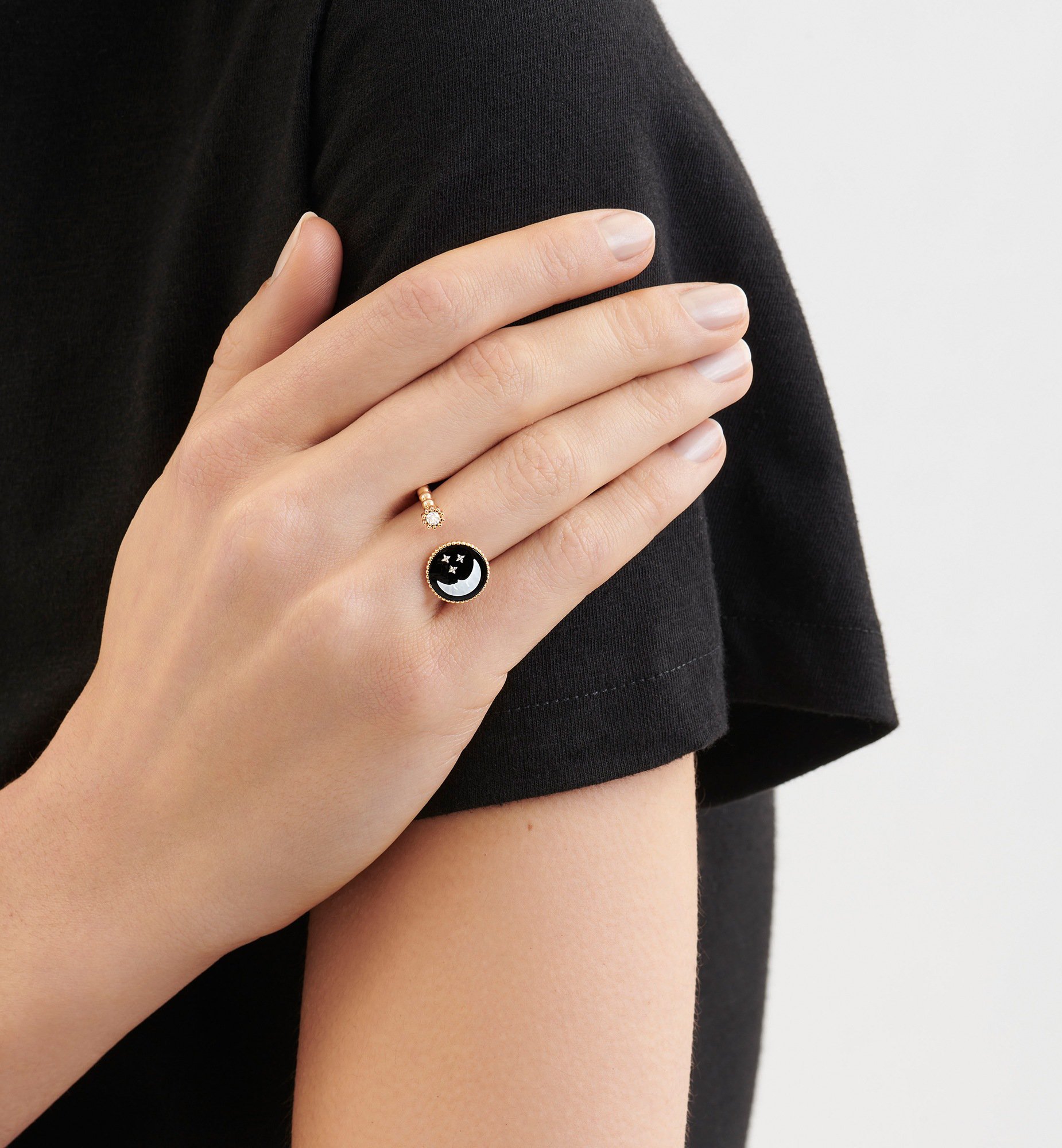 Rose Céleste Ring Worn view cropped
