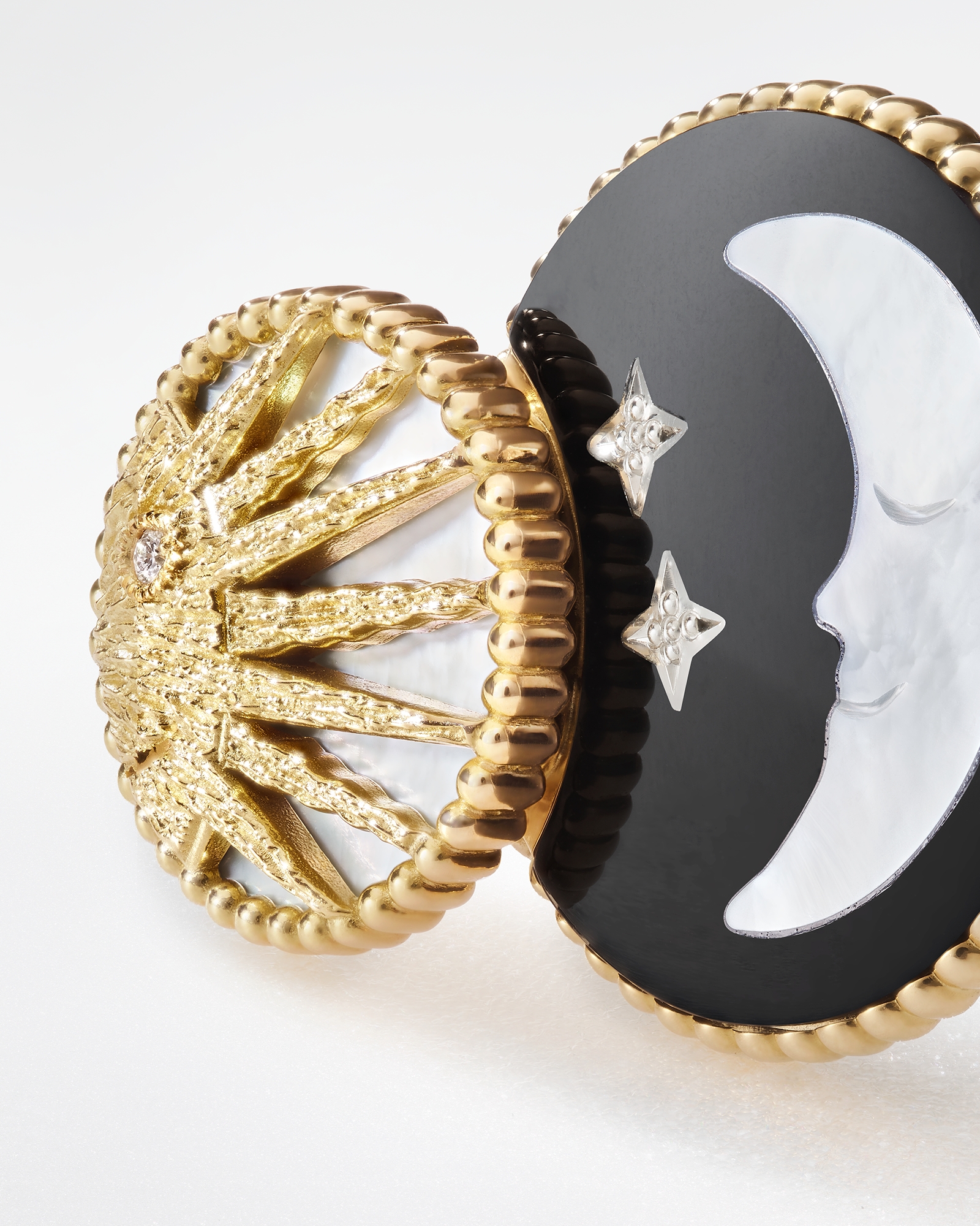 Rose Céleste Ring Gelbgold, Platin, Diamant, Perlmutt und Onyx E03