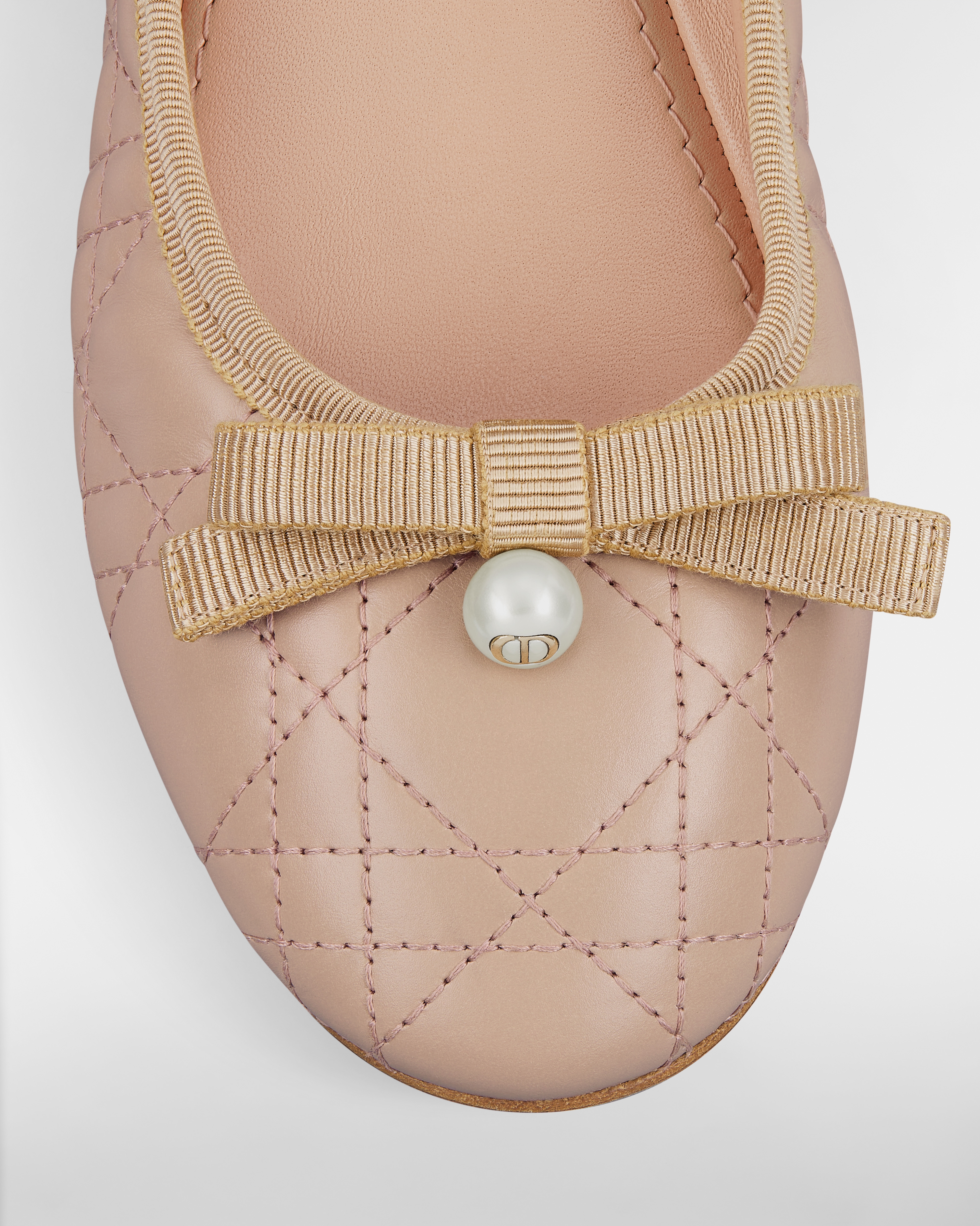 Dior Ballet-ballerina Nude kalfsleer met doorgestikt Cannage-motief E09