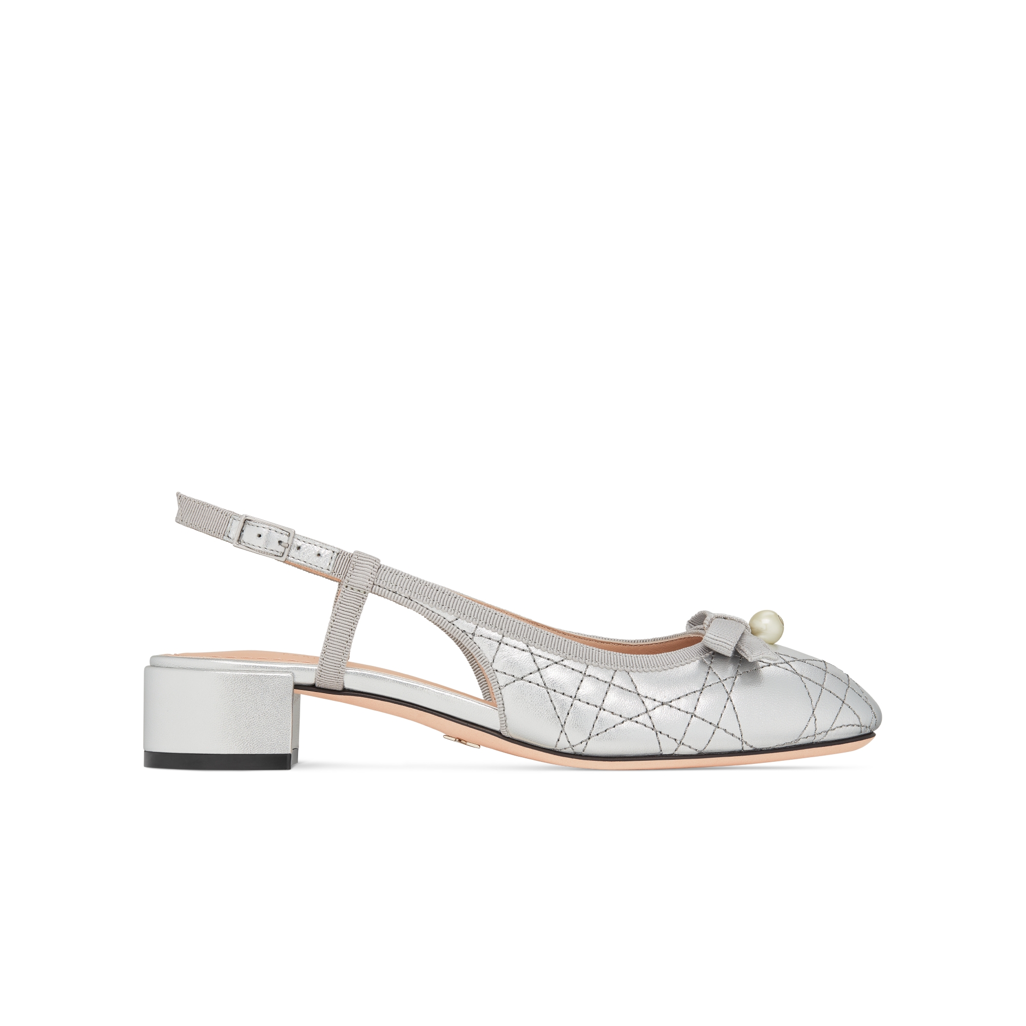 Bailarina slingback Dior Ballet con tacón Piel de cordero laminada plateada con motivo Cannage acolchado E02