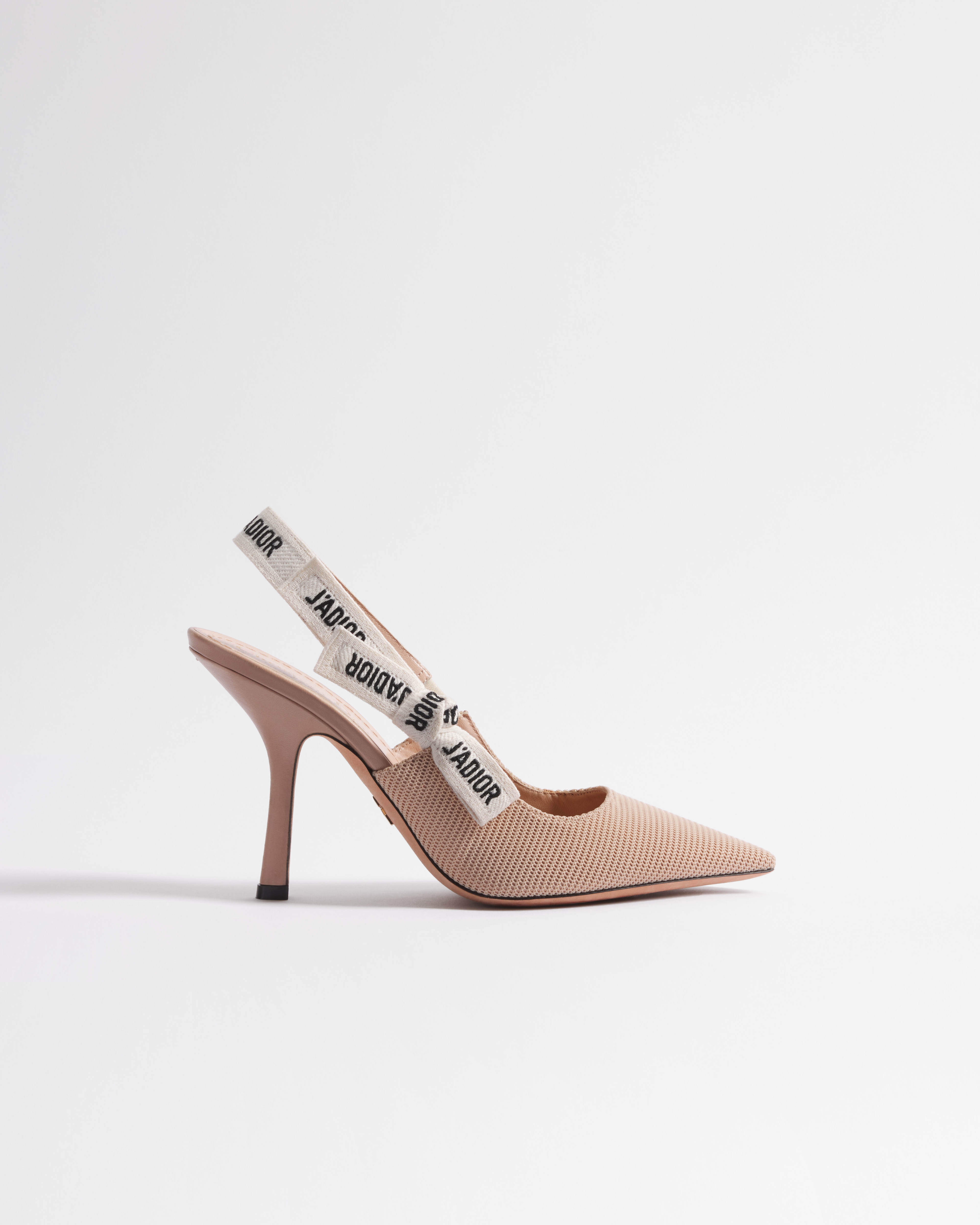 Zapato de salón slingback J'Adior Tejido técnico nude E02