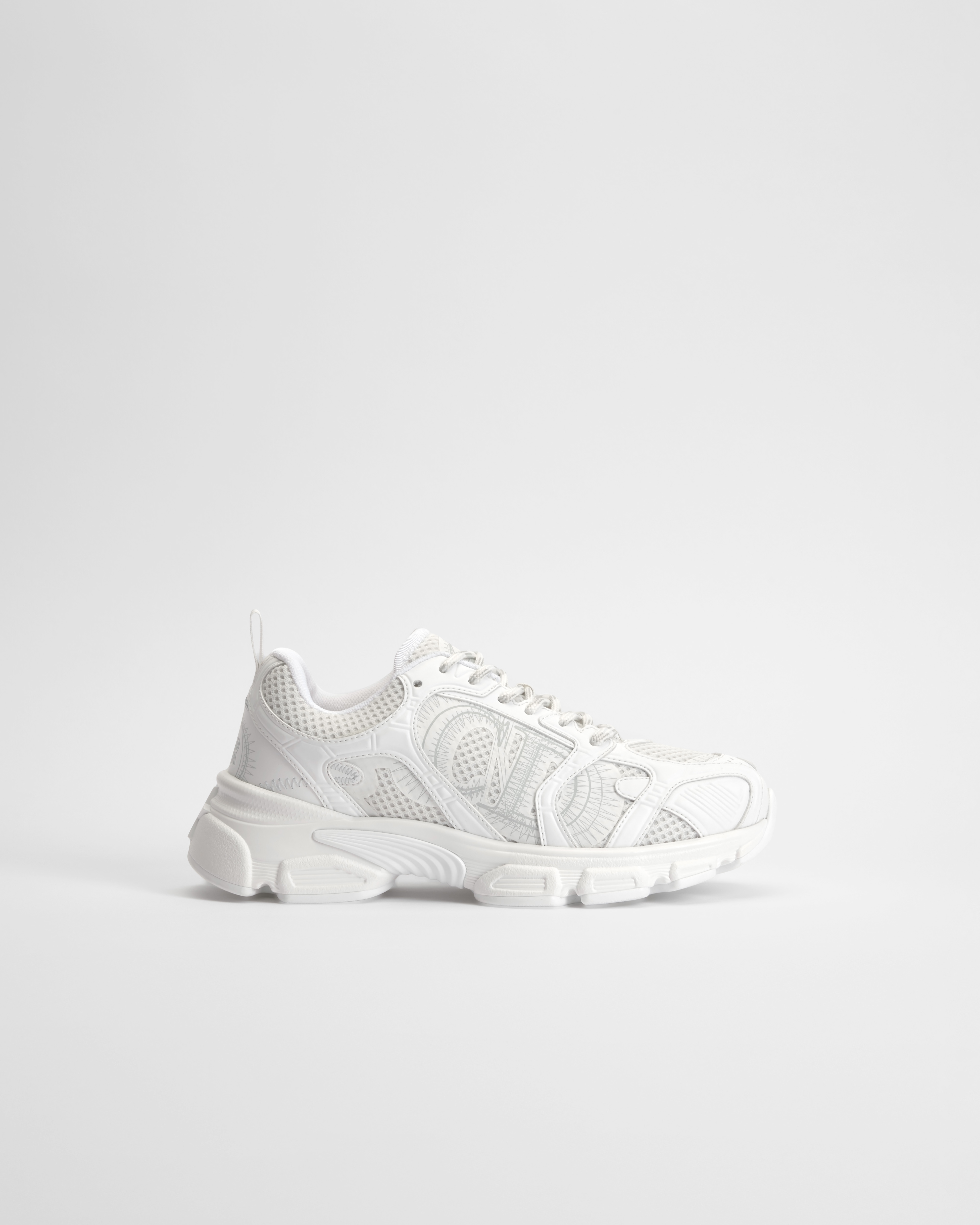 Sneaker Dior Chrono Malla y paneles efecto piel en blanco E02