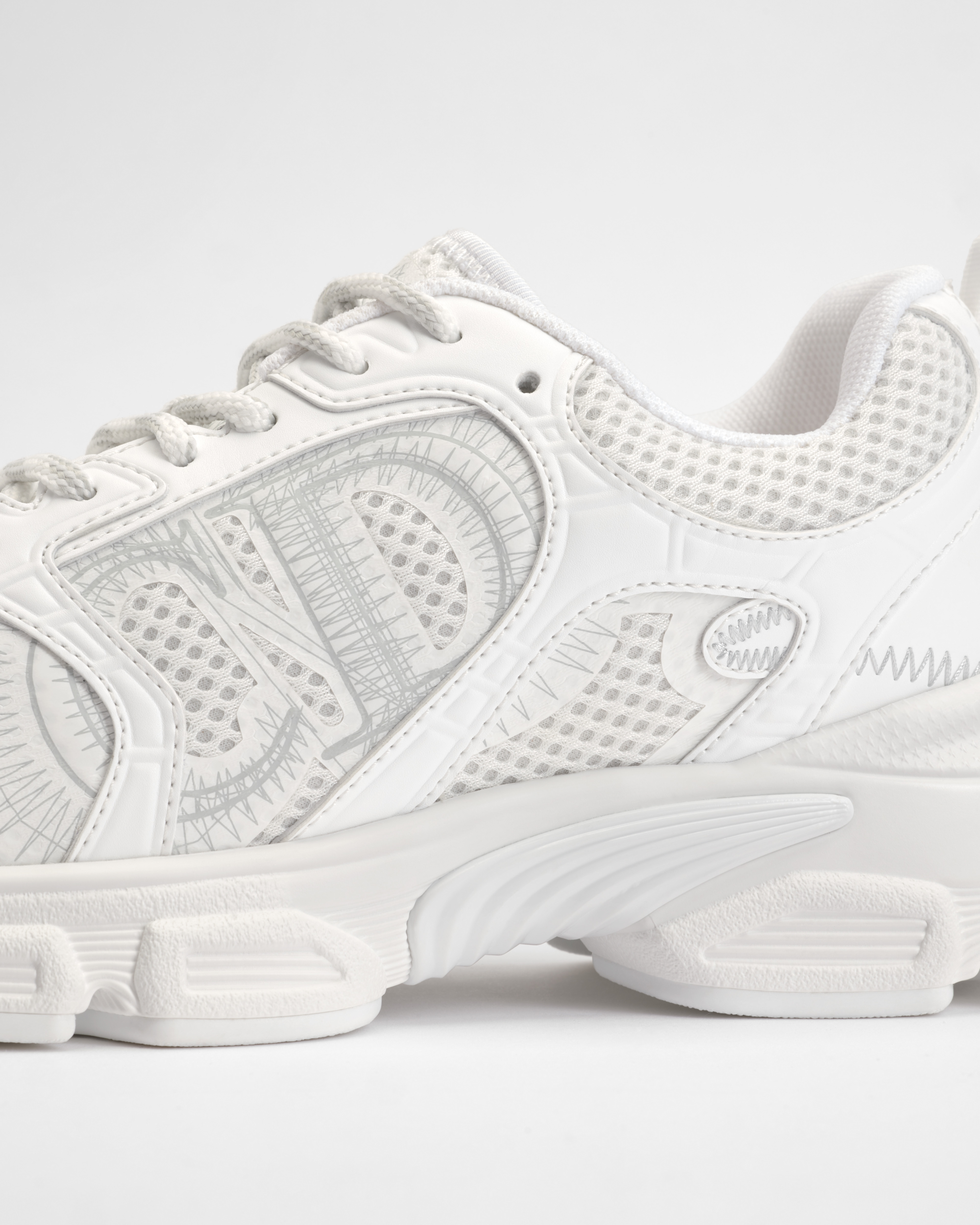 Dior Chrono-sneaker Mesh en witte panelen in leerlook E09