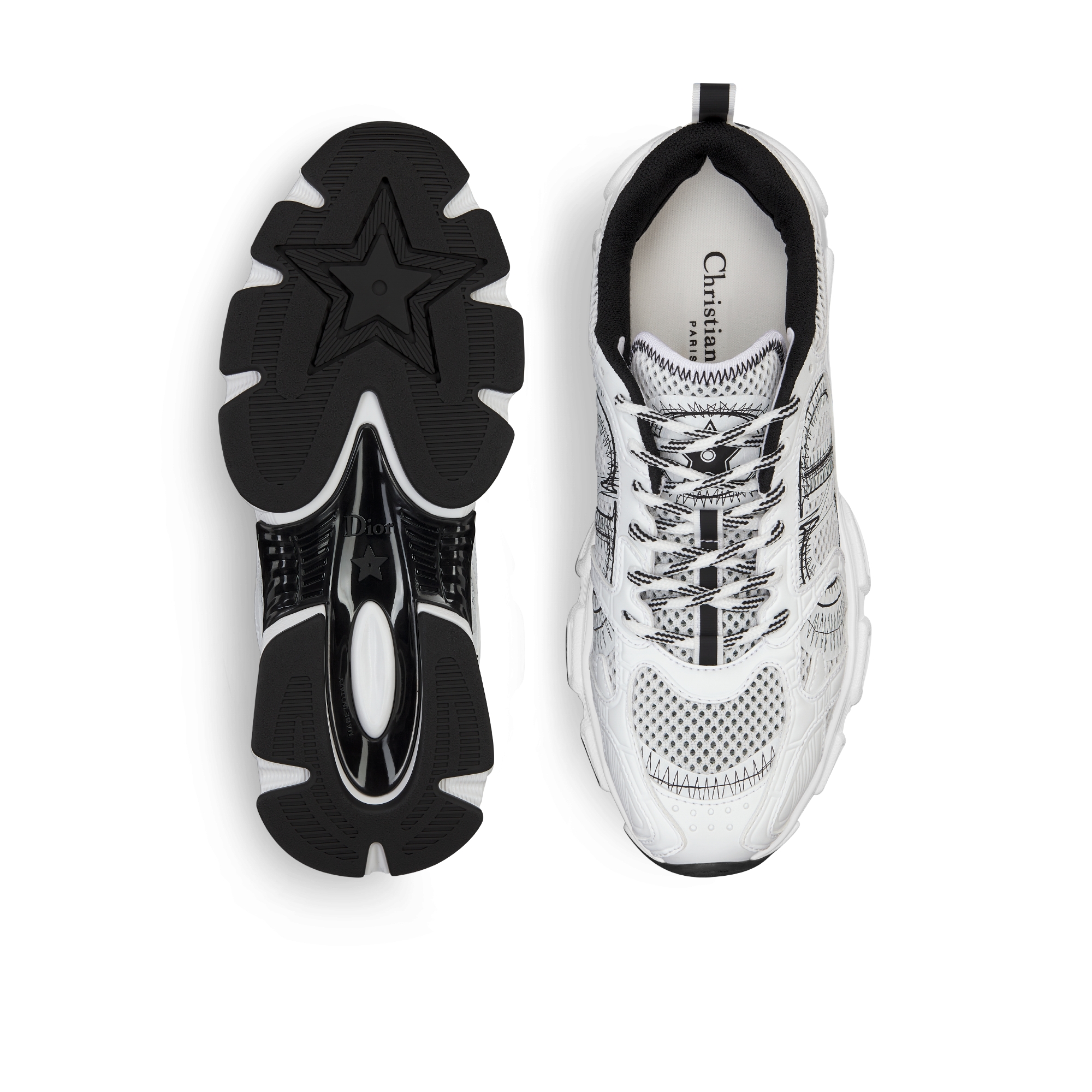 Sneaker Dior Chrono Tela com inserções brancas e pretas com efeito de couro E07