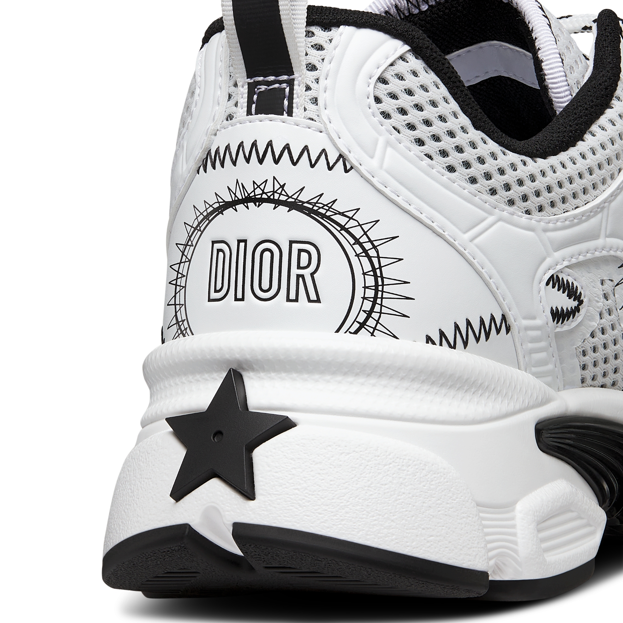 Sneaker Dior Chrono Tela com inserções brancas e pretas com efeito de couro E09