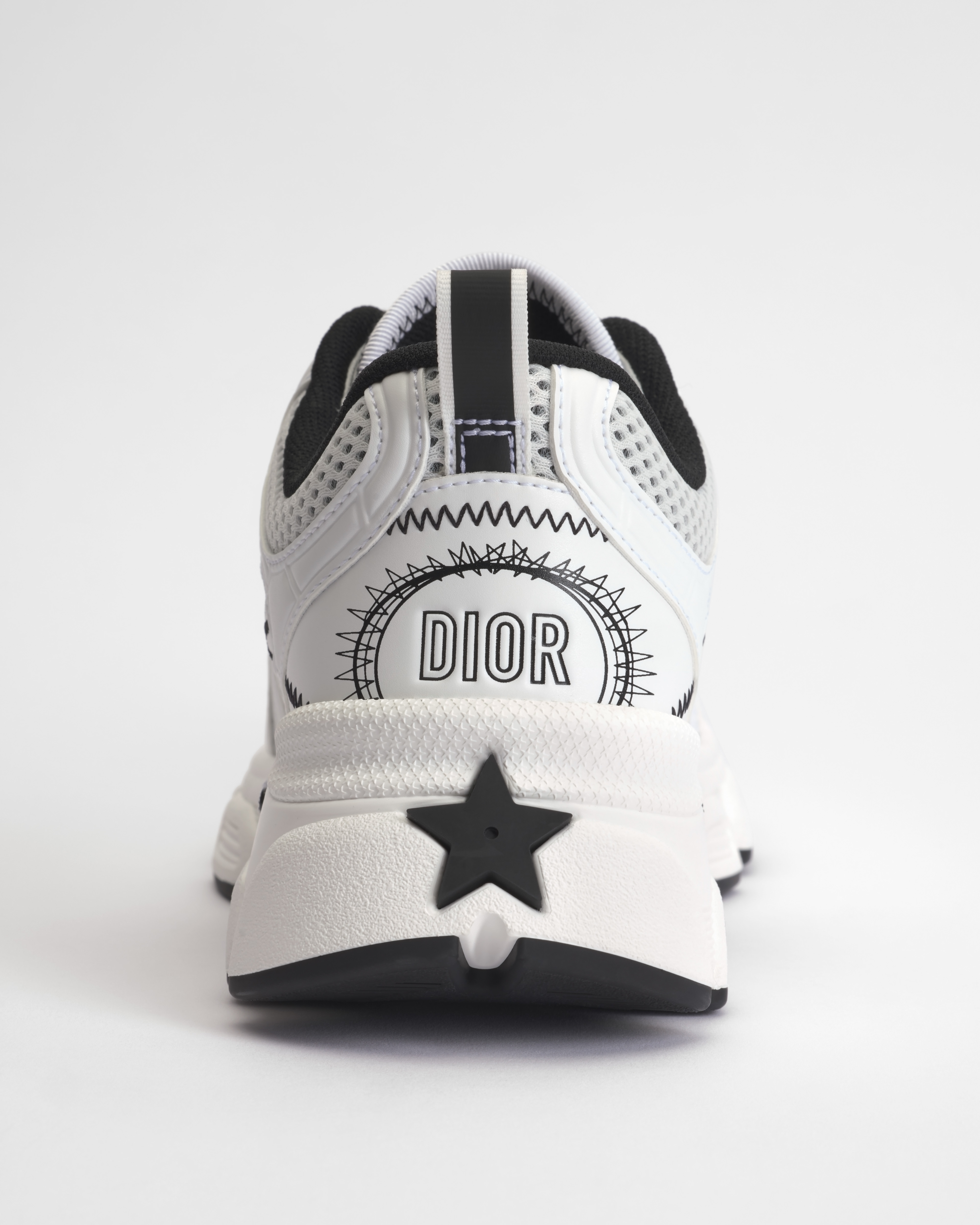 Sneaker Dior Chrono Malla con paneles efecto piel en blanco y negro E08