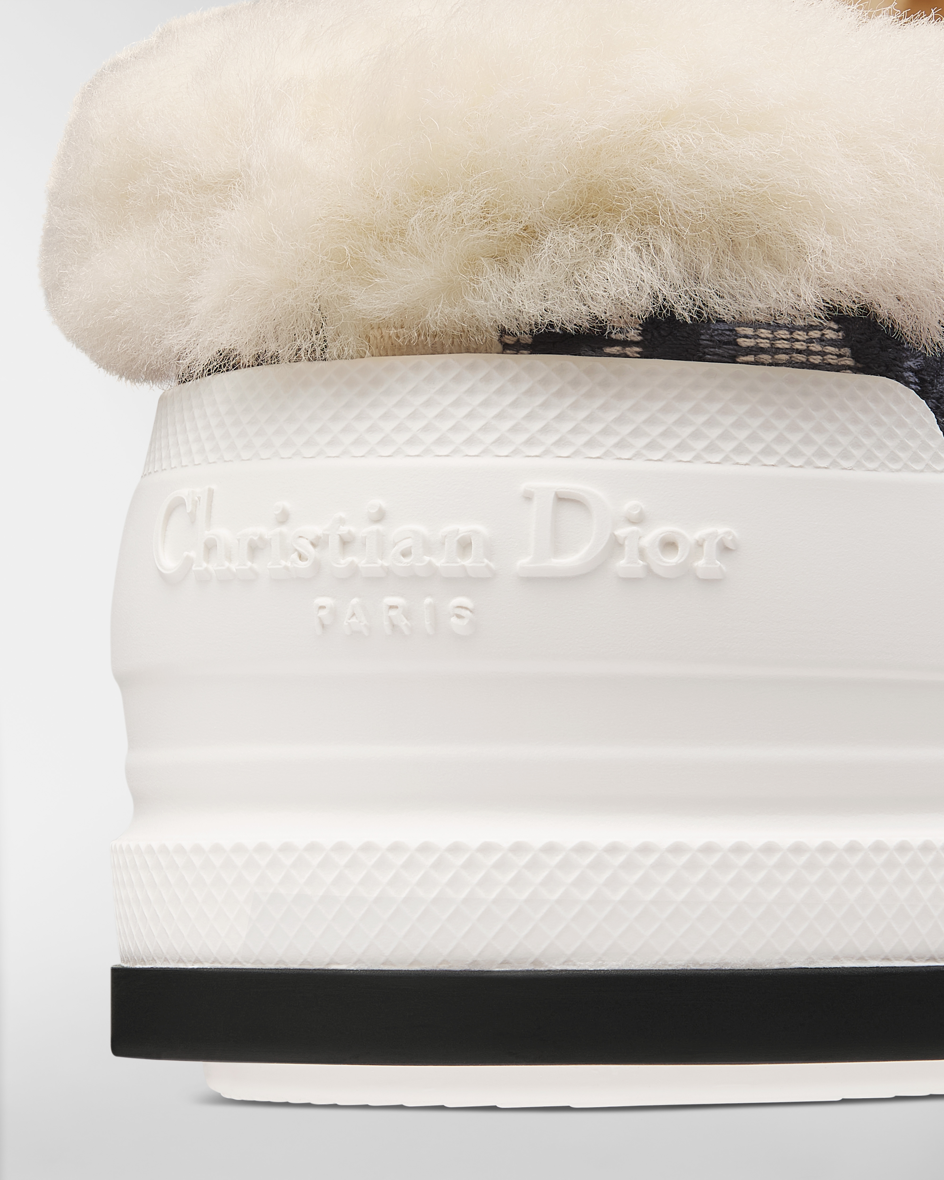 DiorAlps Walk'n'Dior Platform Sneaker Deep Blue Dior Oblique Embroidered Cotton and White Lambskin Shearling E09