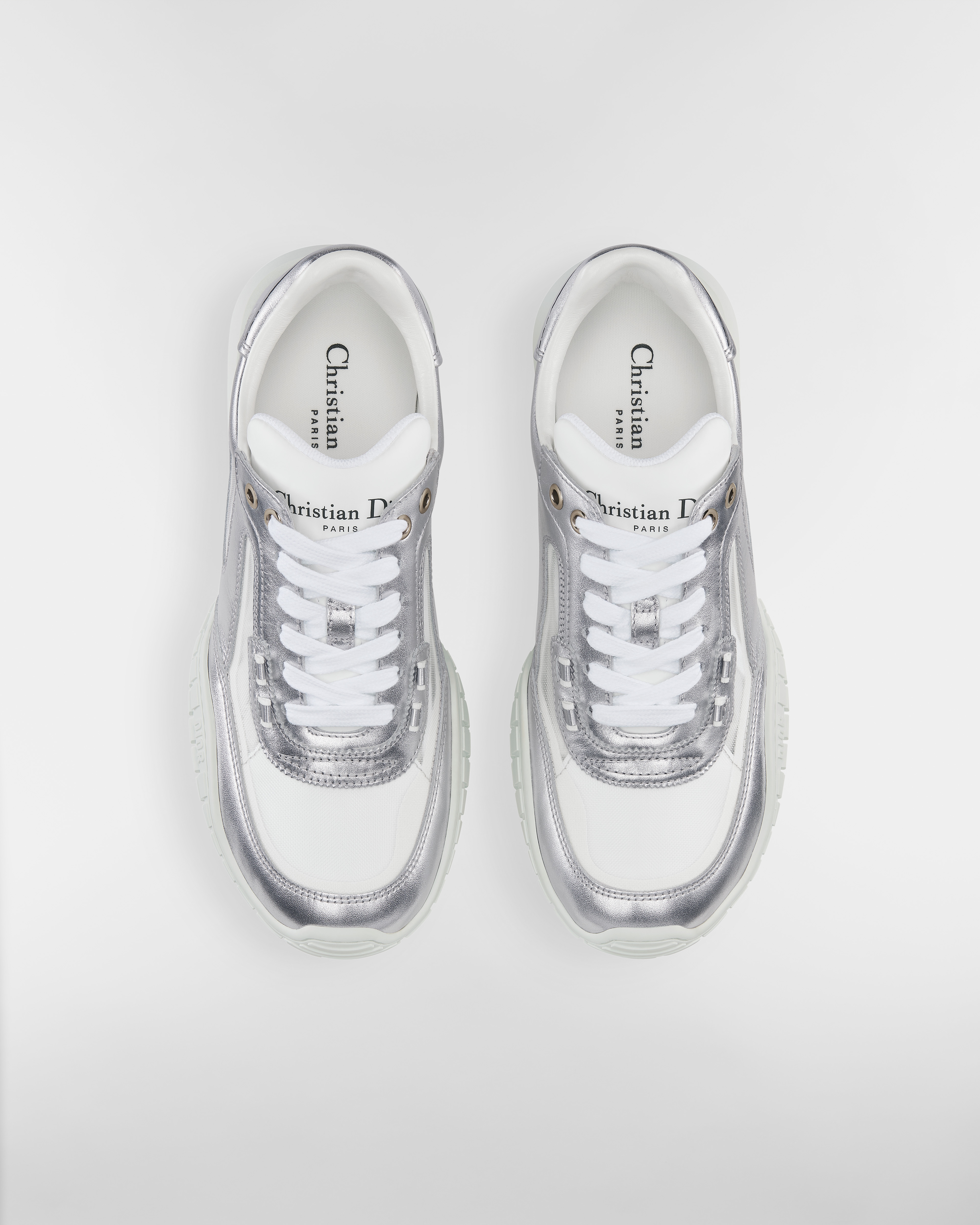 Dior Tech スニーカー グレインドカーフスキン & メッシュ E06