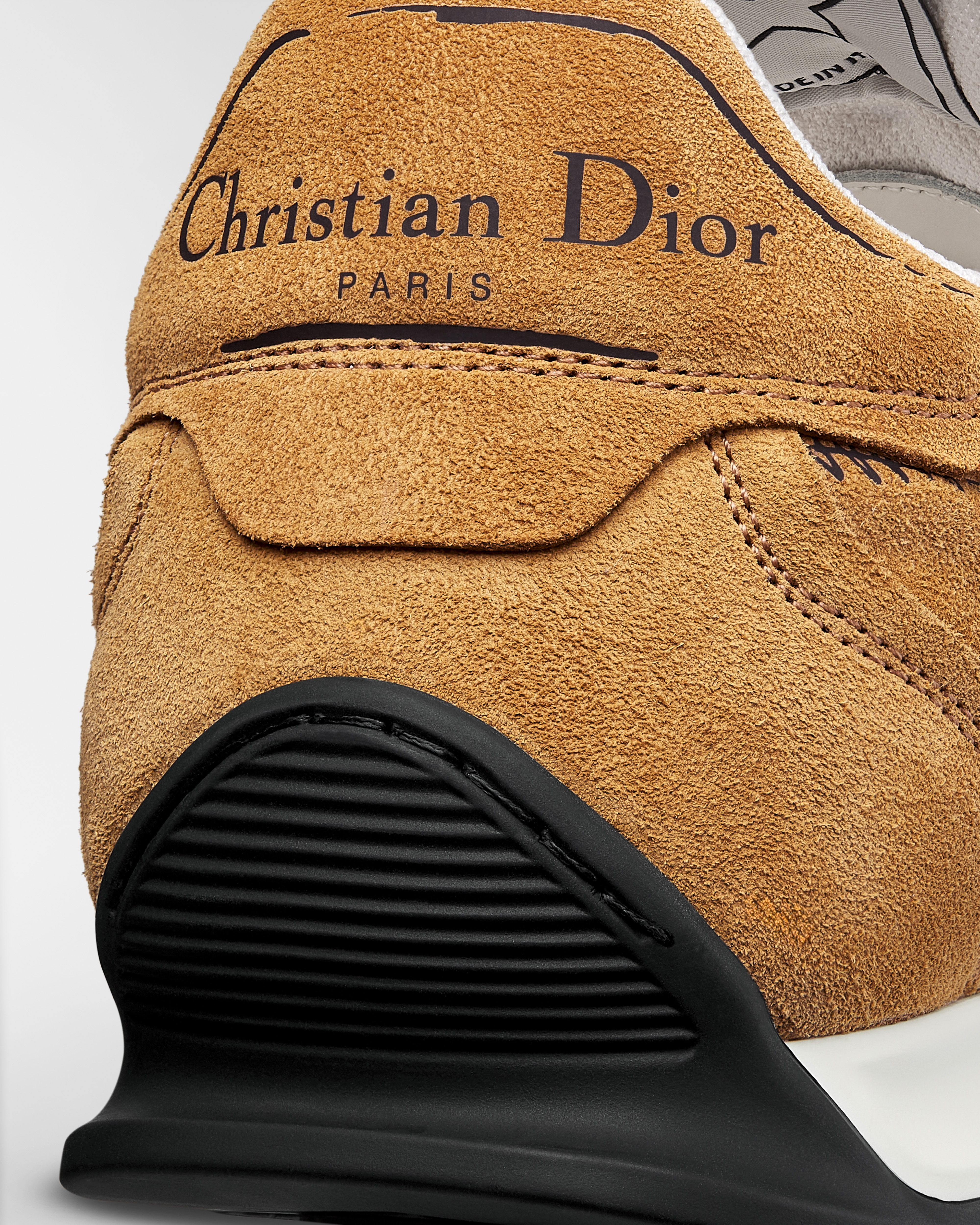 D-Sketch Sneaker Hazelnut Suede Calfskin E09