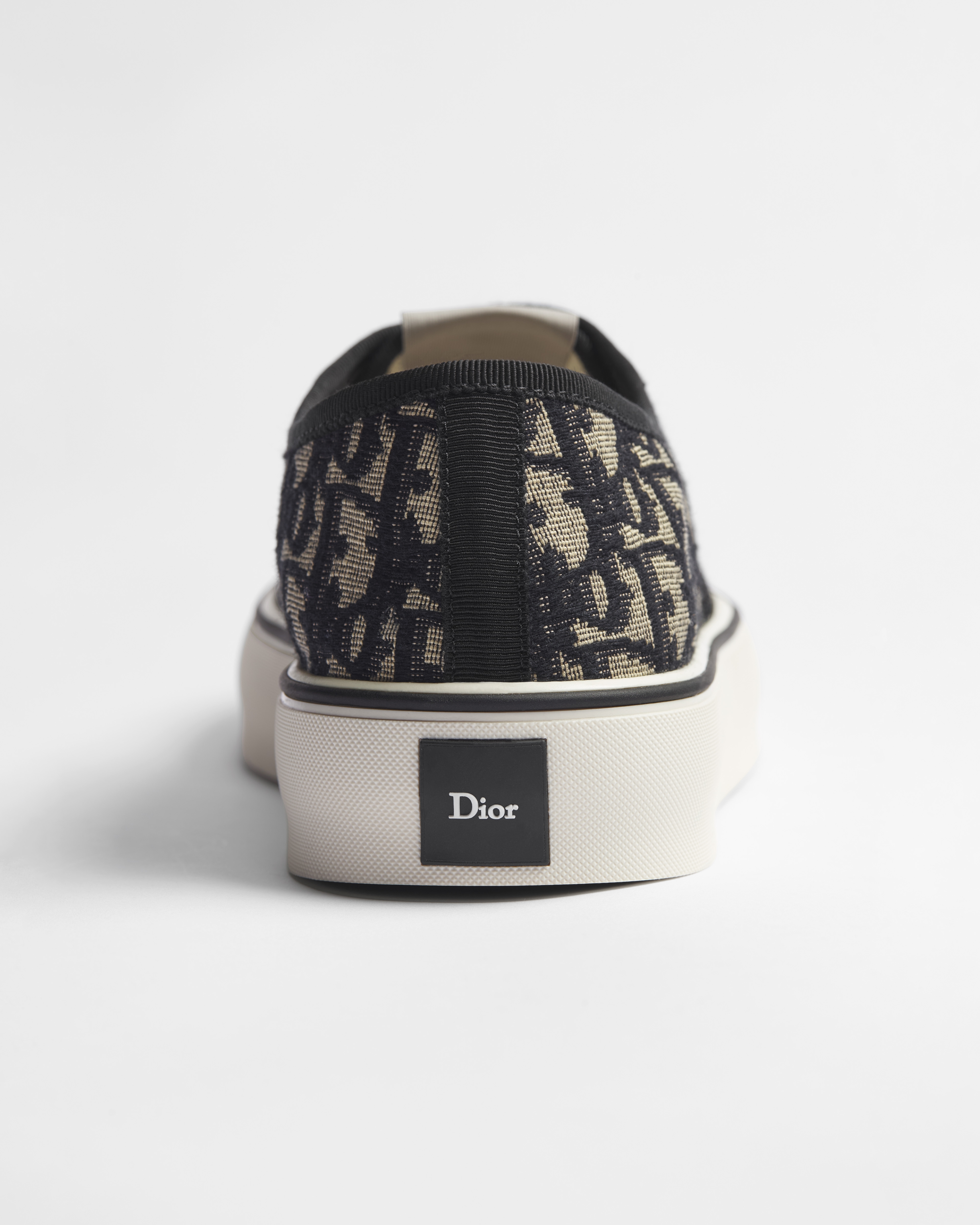 Dior Saltwind Sneaker Blue Dior Oblique Embroidered Cotton E10