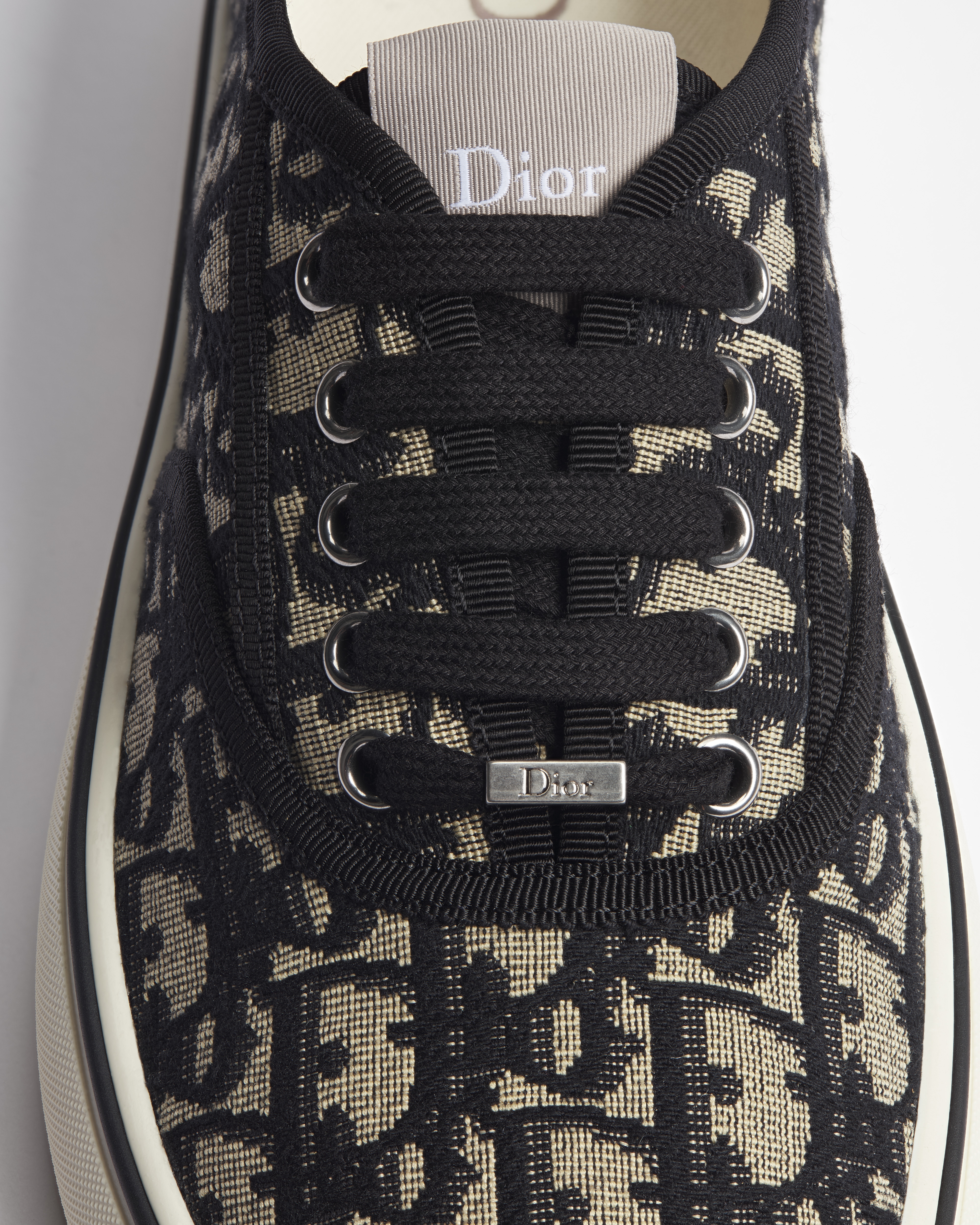 Dior Saltwind Sneaker Blue Dior Oblique Embroidered Cotton E12