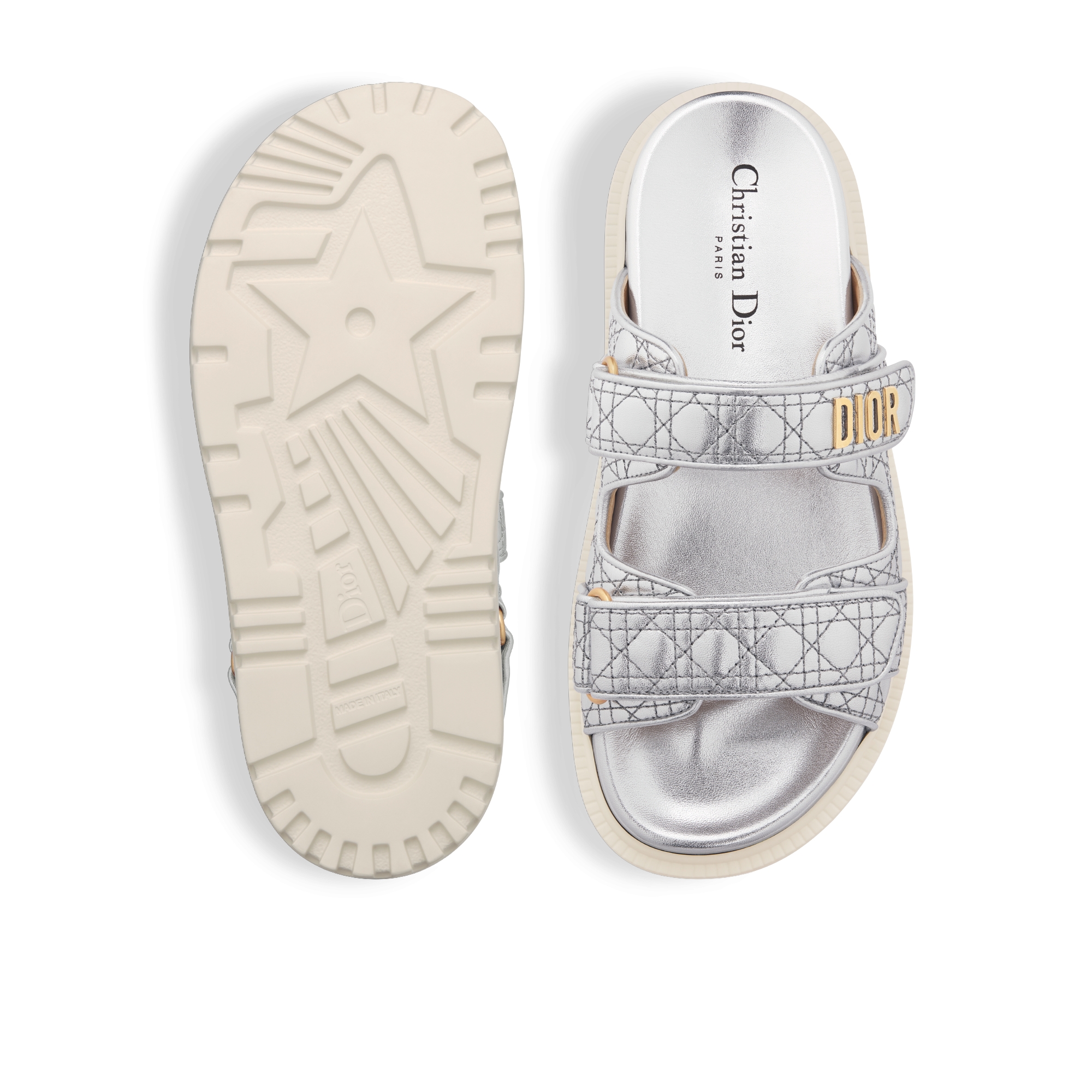 حذاء سلايد Dior Or Dioract مفتوح من الخلف جلد الخروف المُعالج بطبقة فضية لمّاعة مع نمط كاناج المضرّب E07
