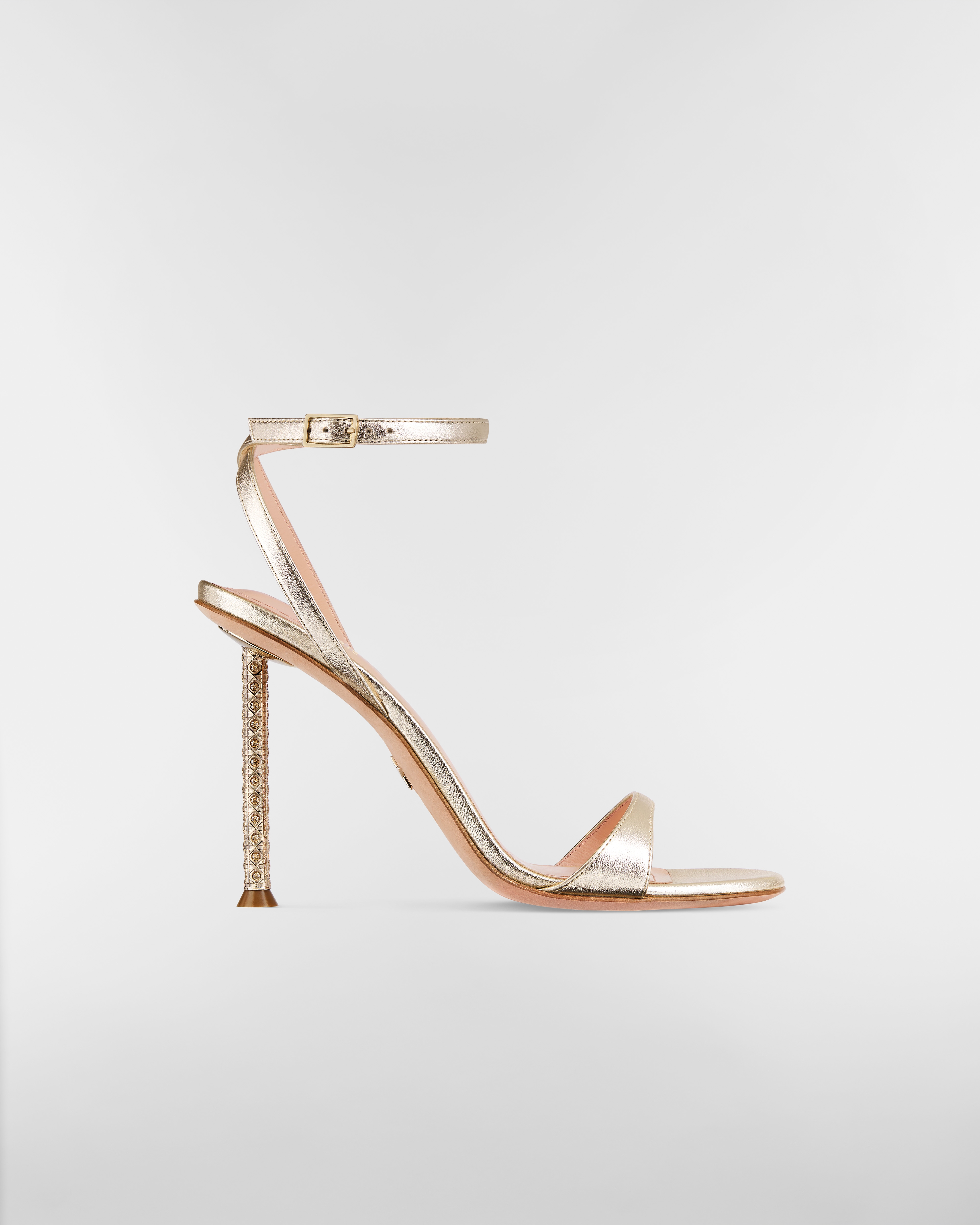 Sandalia de tacón Dior Icon Piel de cordero laminada en dorado E02