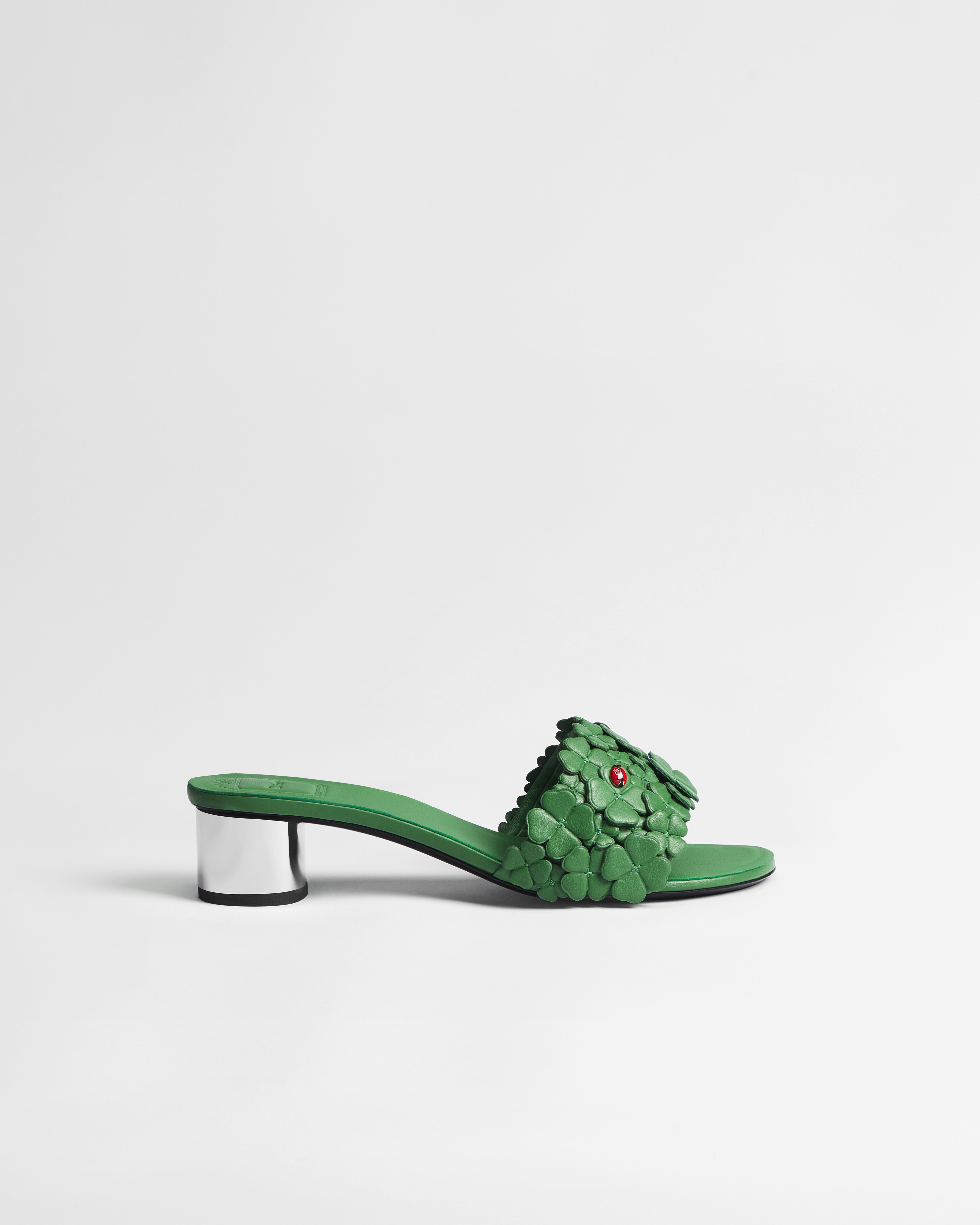 Mule à talon Dior Bloom Cuir d'agneau brodé du motif Dior Clover vert E02