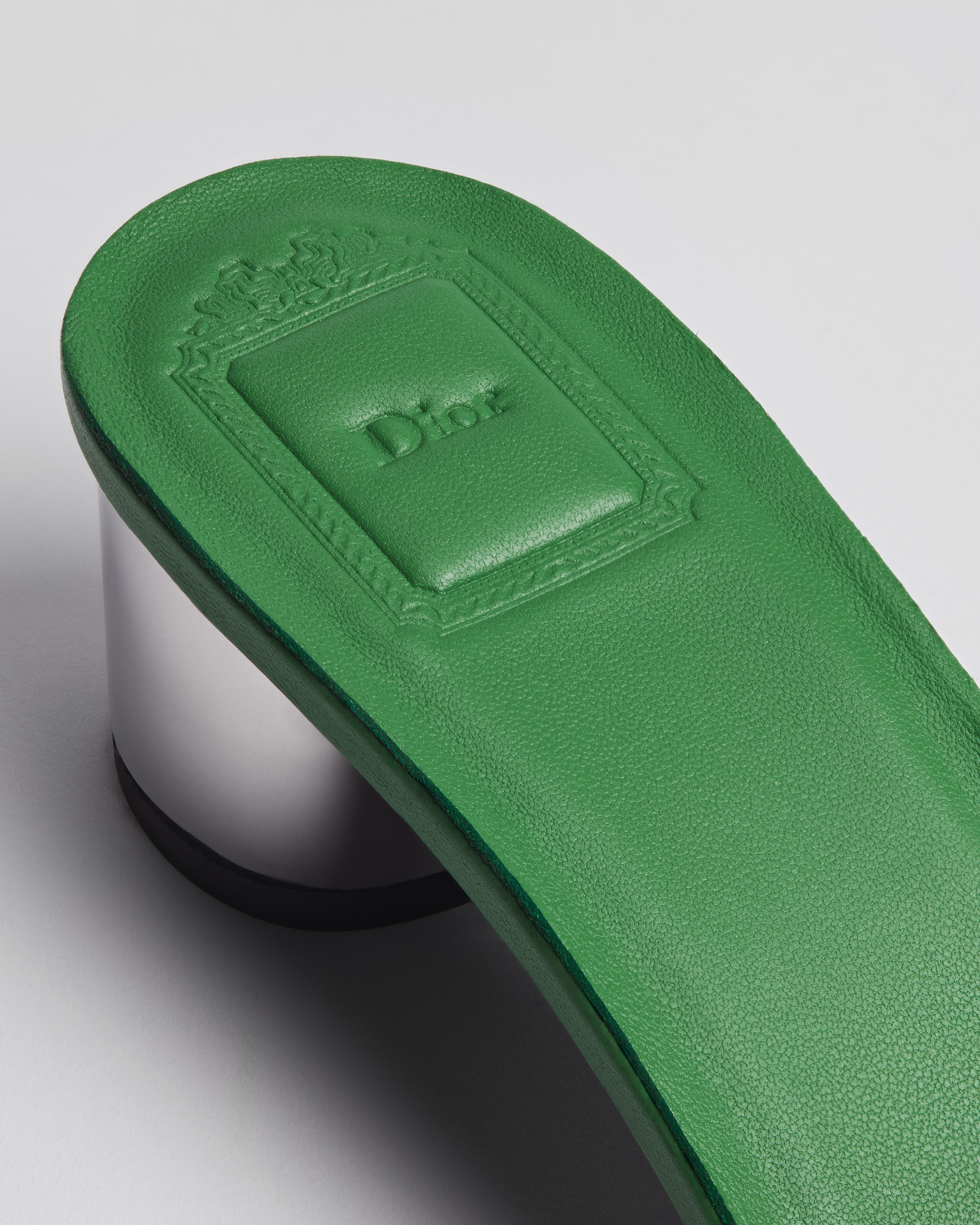 Mule à talon Dior Bloom Cuir d'agneau brodé du motif Dior Clover vert E09