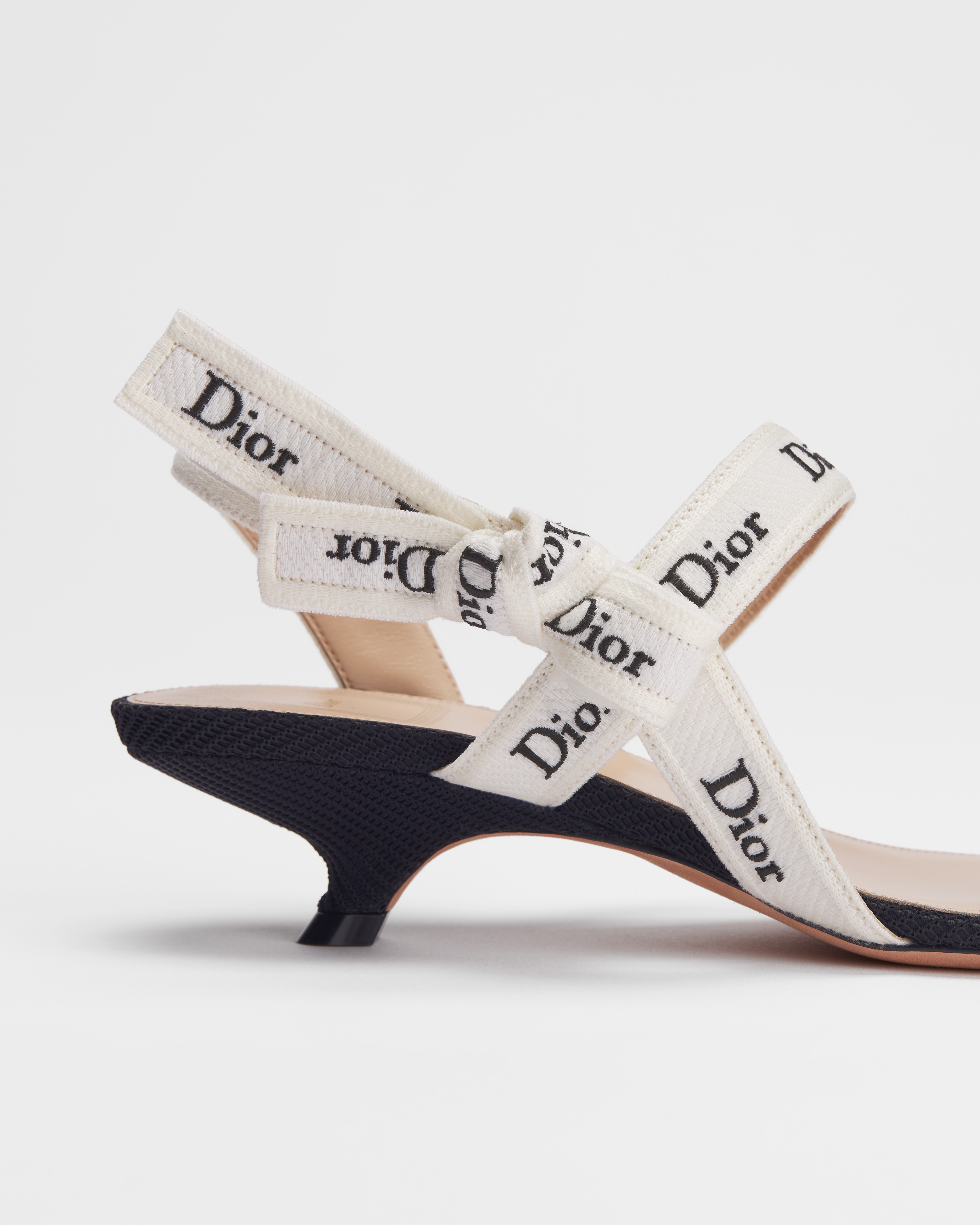 Sandal with J'Adior Straps Black Embroidered Cotton E10