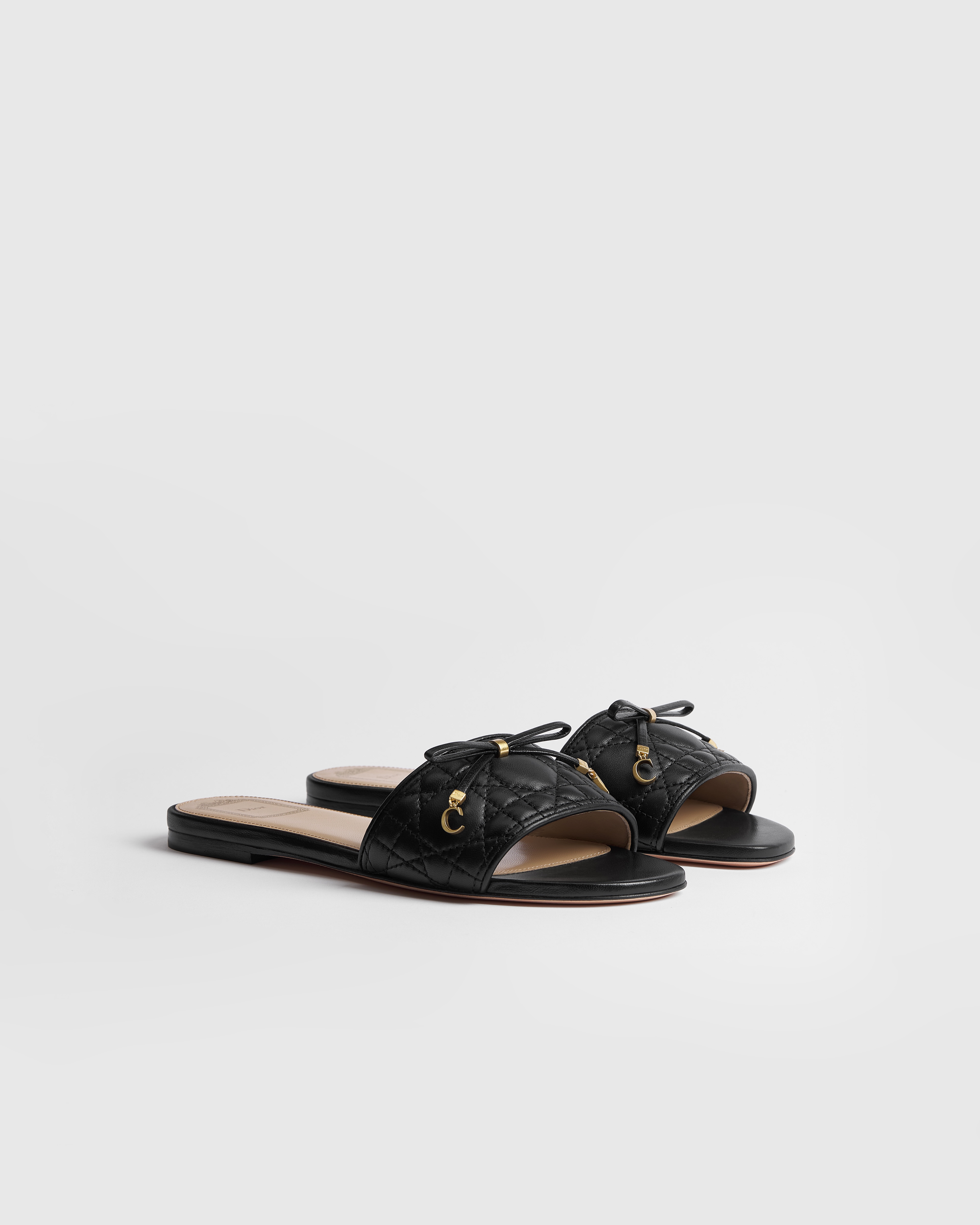 Dior Cannage Slide Gestepptes Cannage Lammleder in Schwarz E03