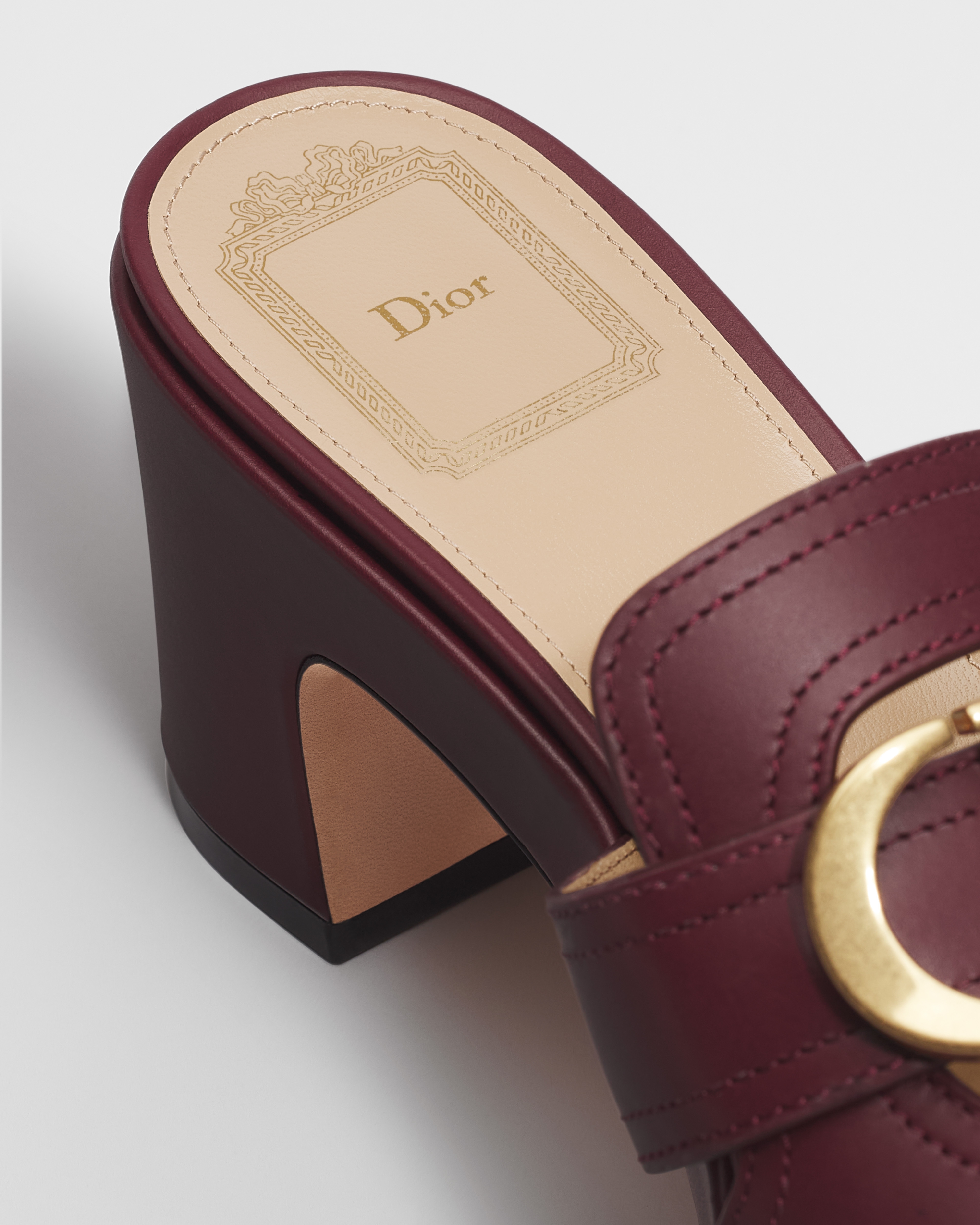 حذاء سلايد Dior Or 30 Montaigne المفتوح من الخلف بنعل سميك جلد العجل باللون الأحمر هيرميتاج E09