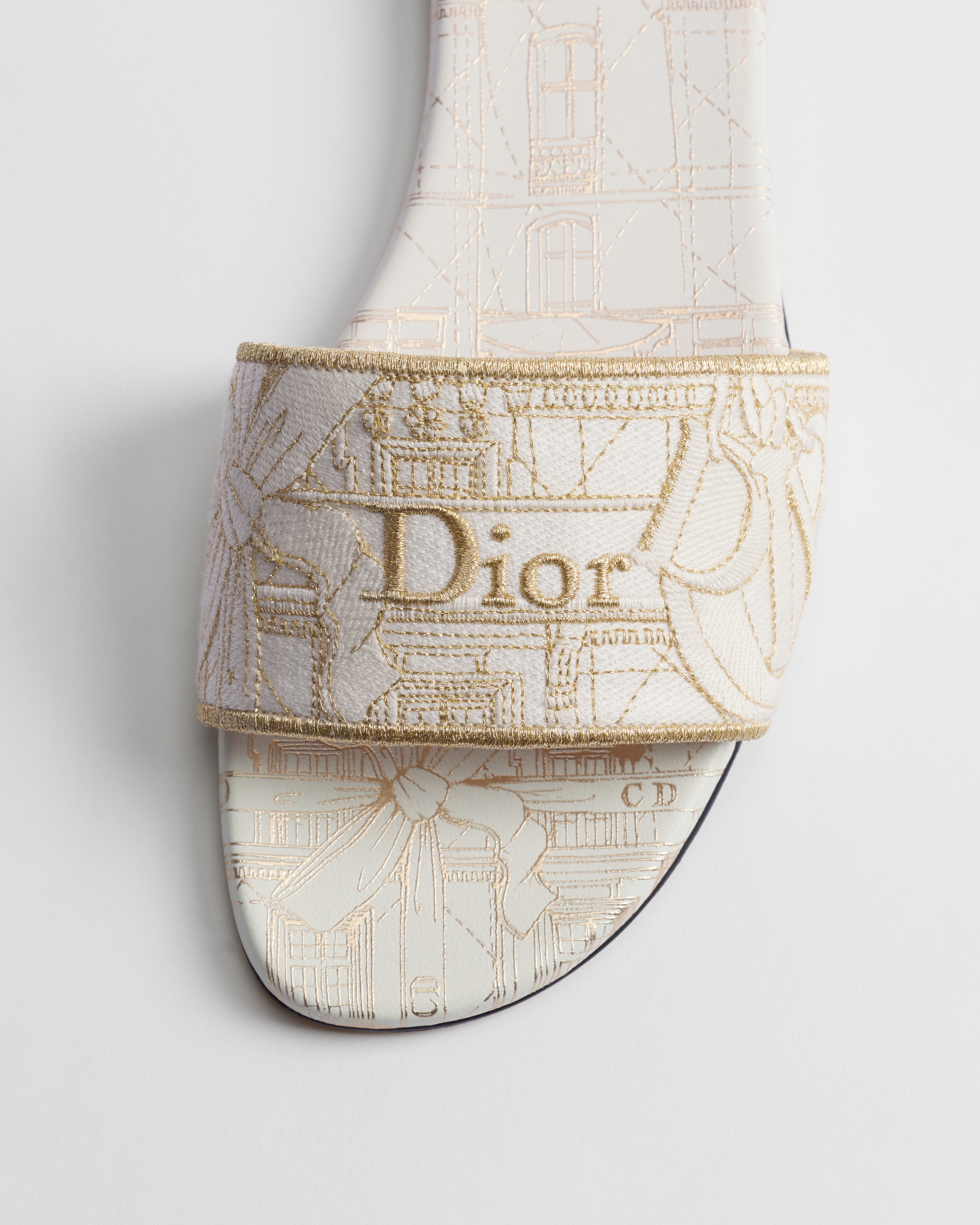 Dway Slide White Noël à Montaigne Embroidered Cotton and Gold-Tone Metallic Thread E09