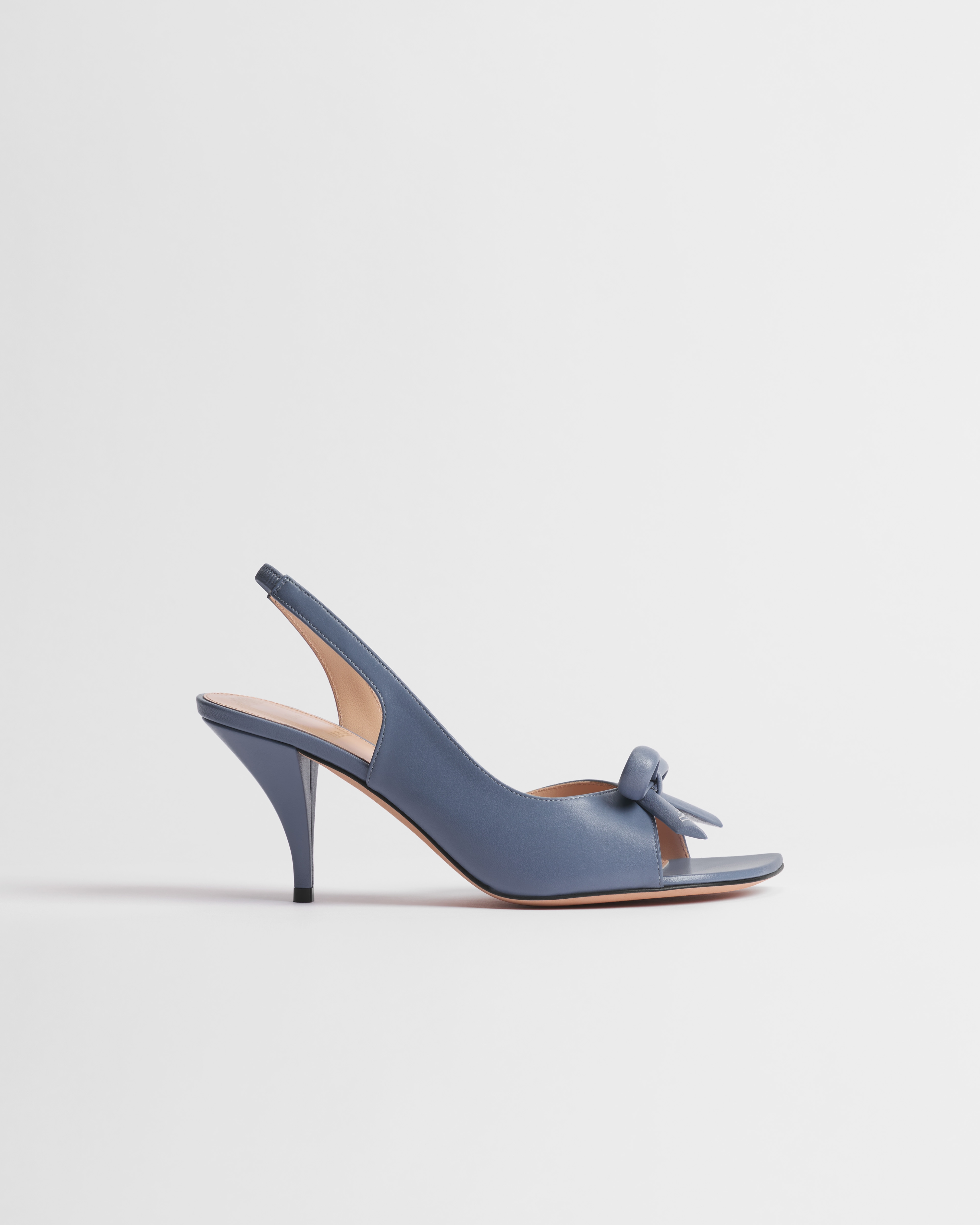 Sandália slingback Dior Bow com salto Pele de cordeiro azul-denim E02