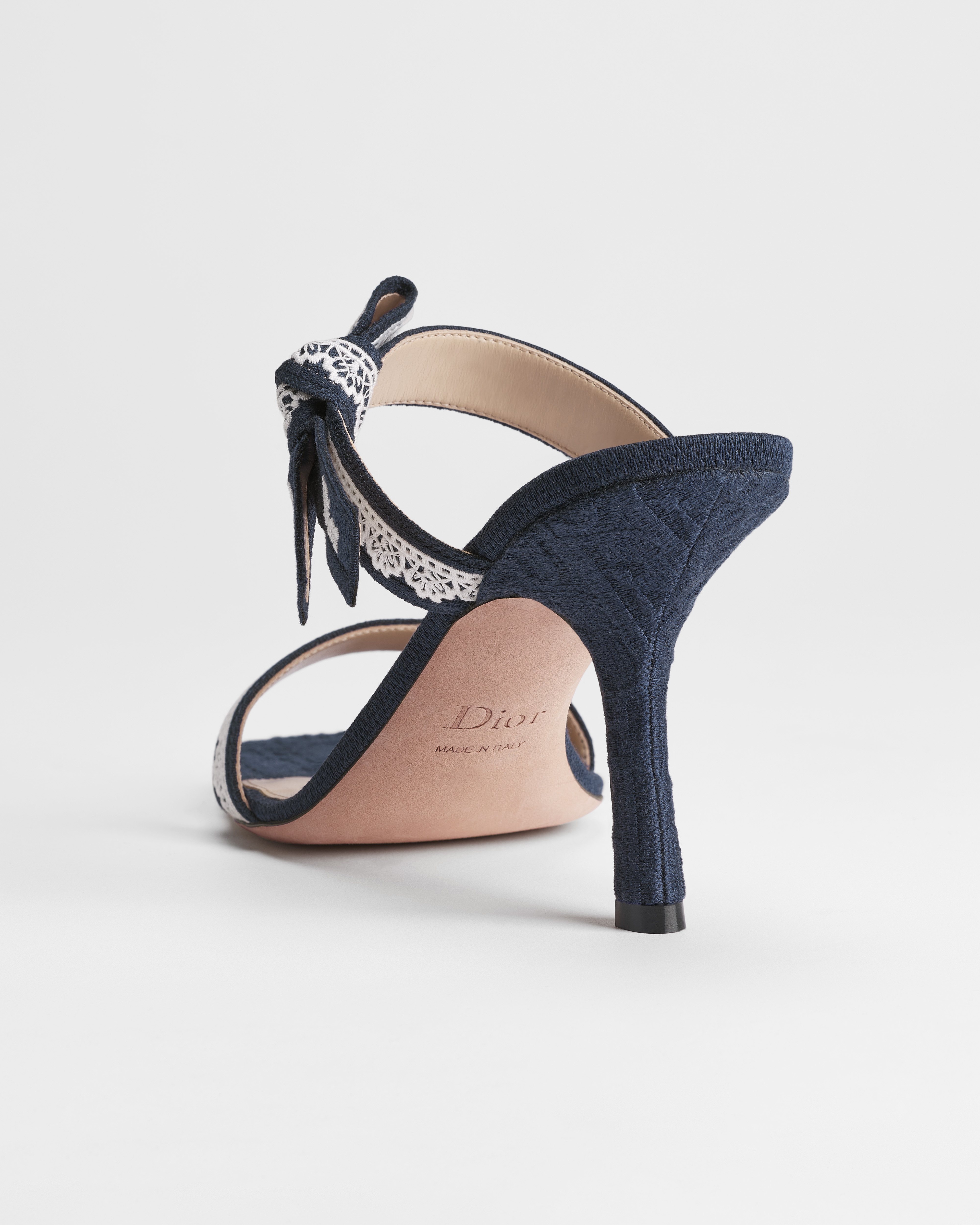 Sandale à talon et brides J'Adior Coton brodé Dior Oblique bleu et dentelle blanche E05