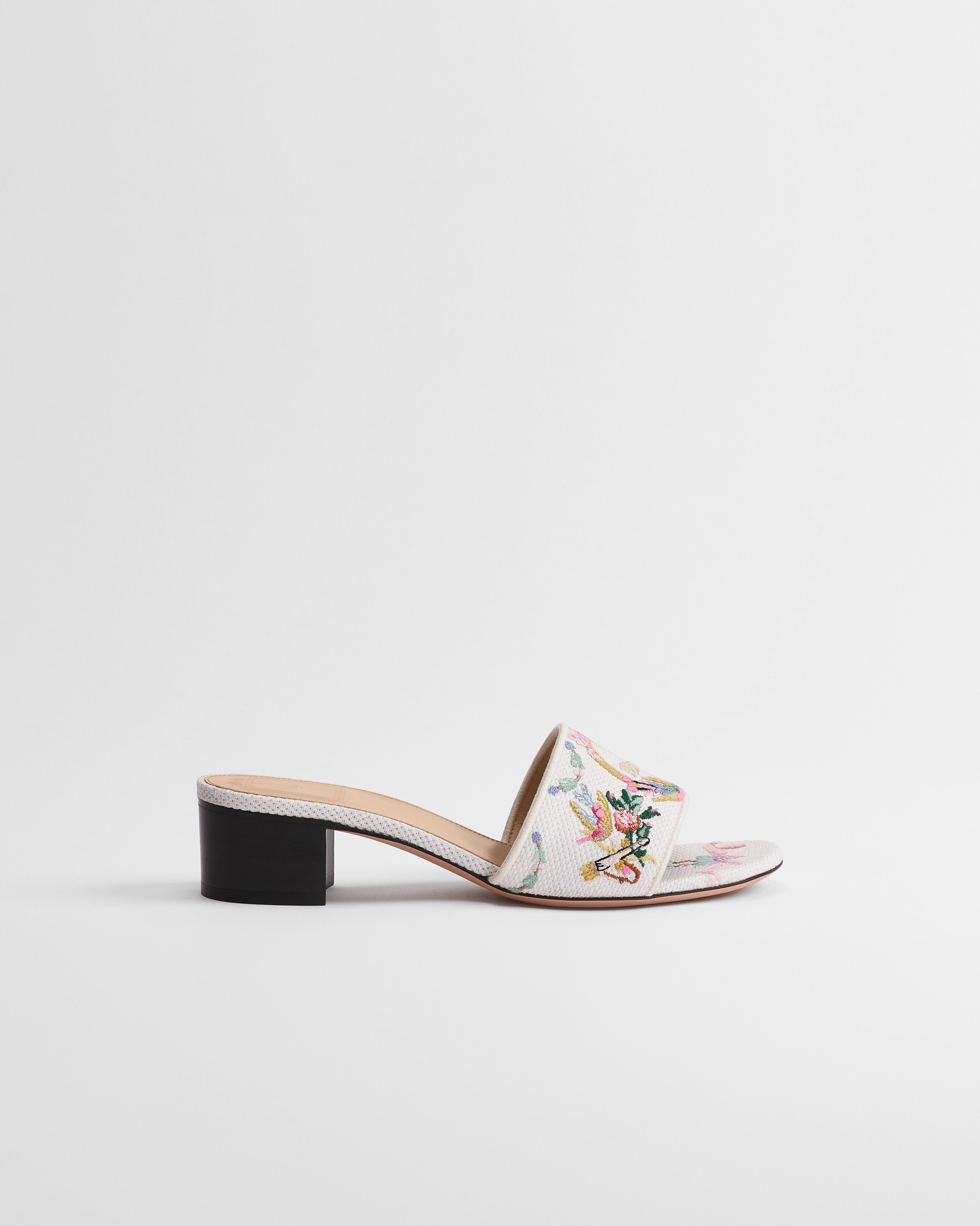 Dior Qixi Dior Médaillon Heeled Slide White Cotton Embroidered with Multicolor Dior Colibri Motif E02