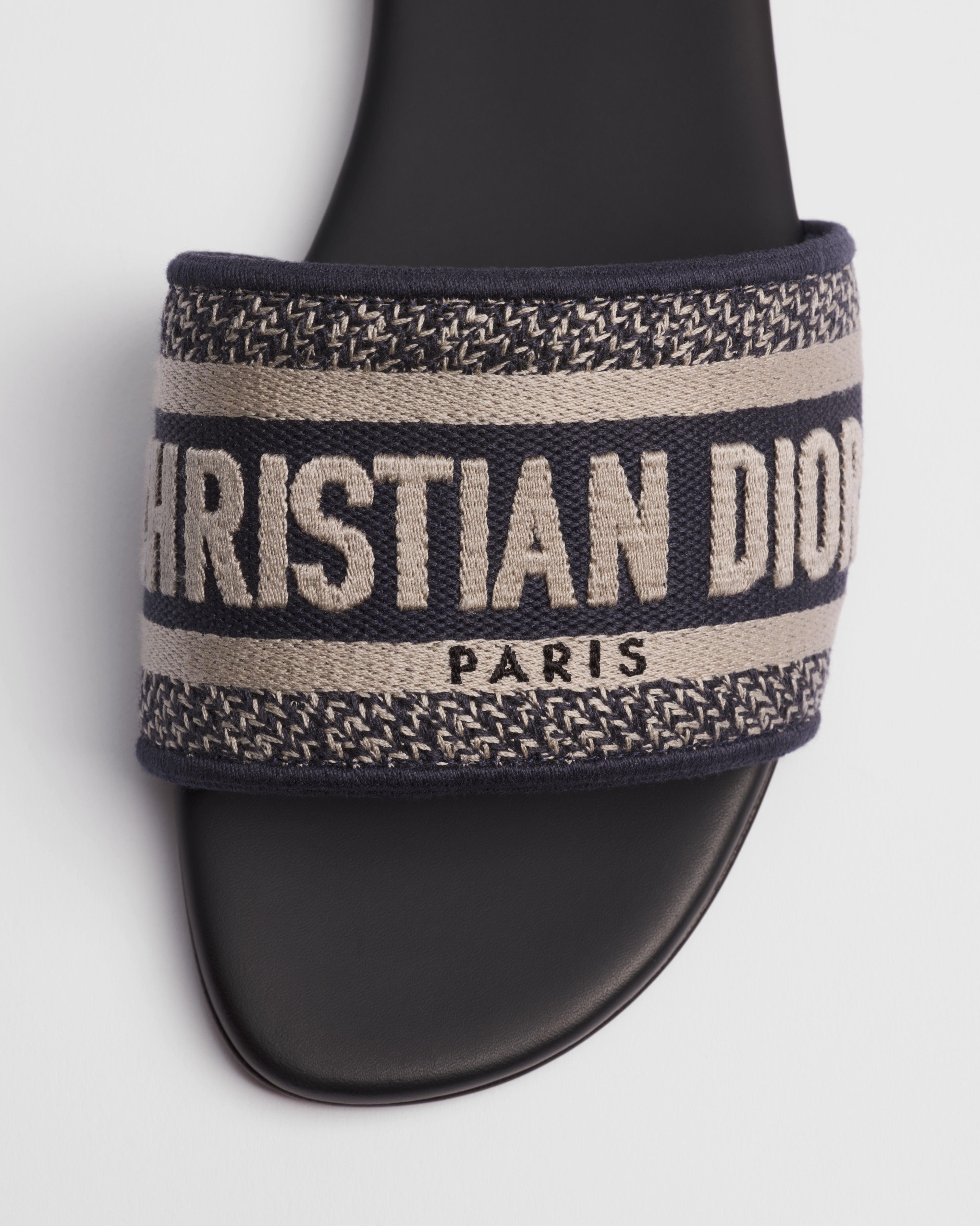 Dway Slide Baumwolle mit Stickerei in sattem Blau E10