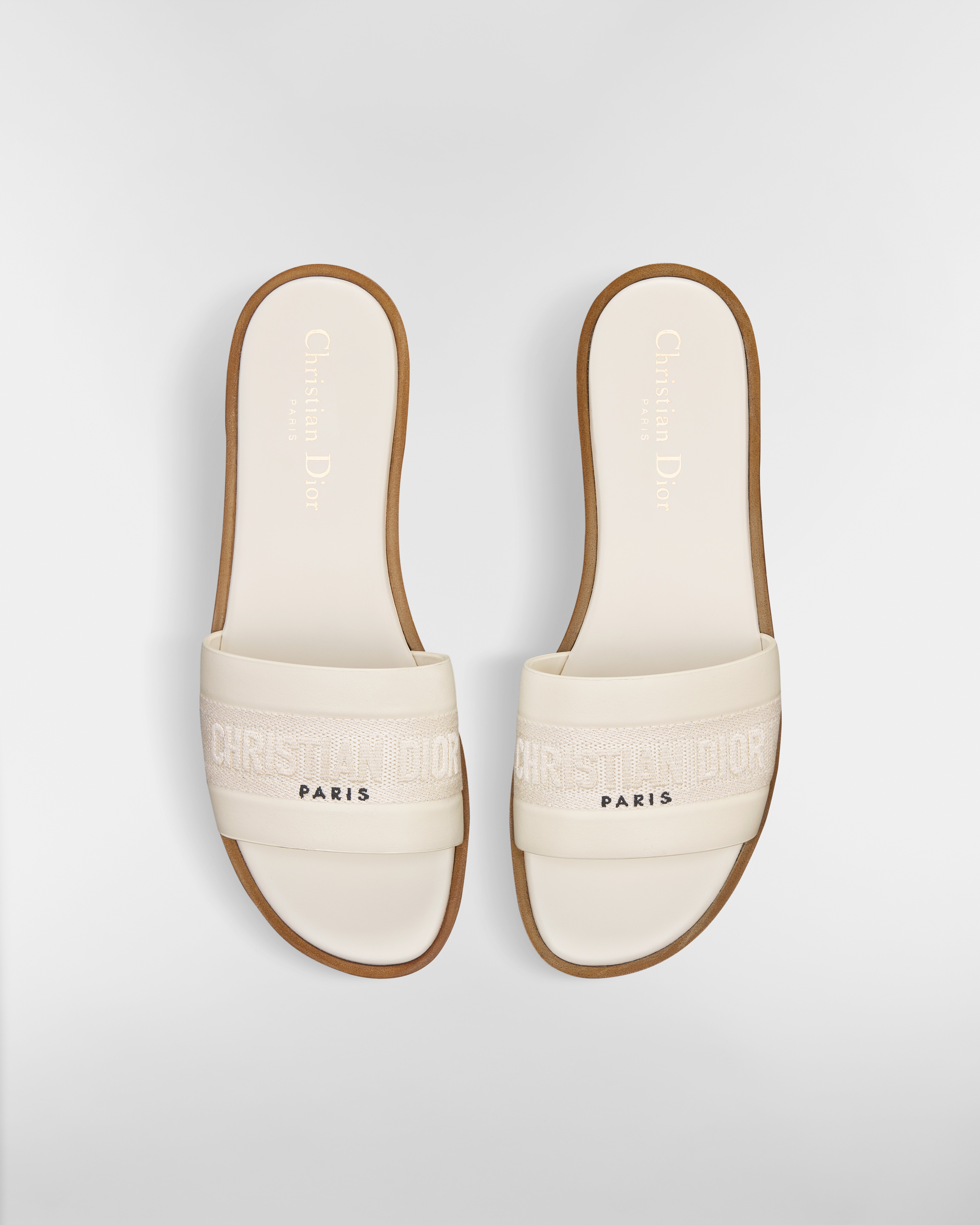 Dway-muiltje Wit kalfsleer en geborduurd katoen E06