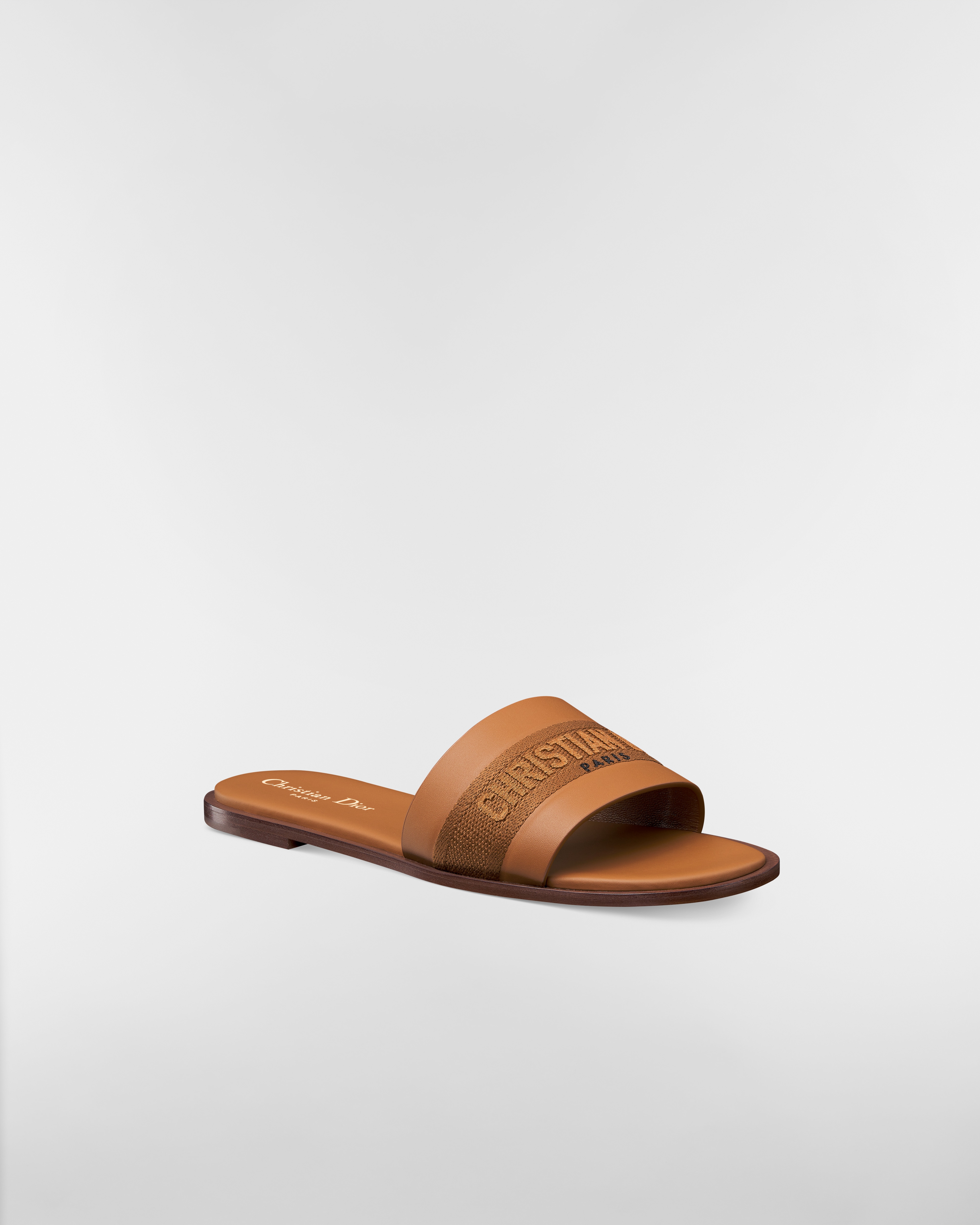 Dway Slide Kalbsleder und bestickte Baumwolle in Kamelbraun E03