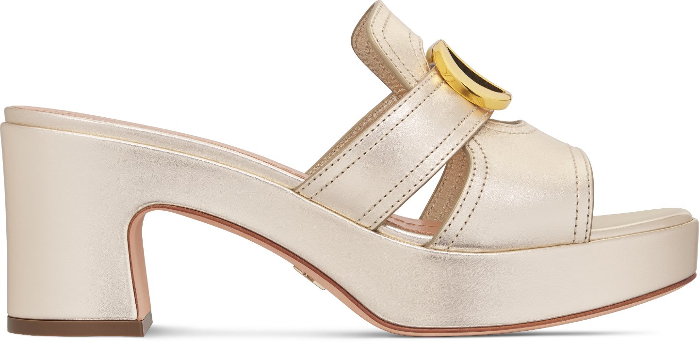 Dior Or 30 Montaigne Plateau Slide aria_woman_viewcode_e01