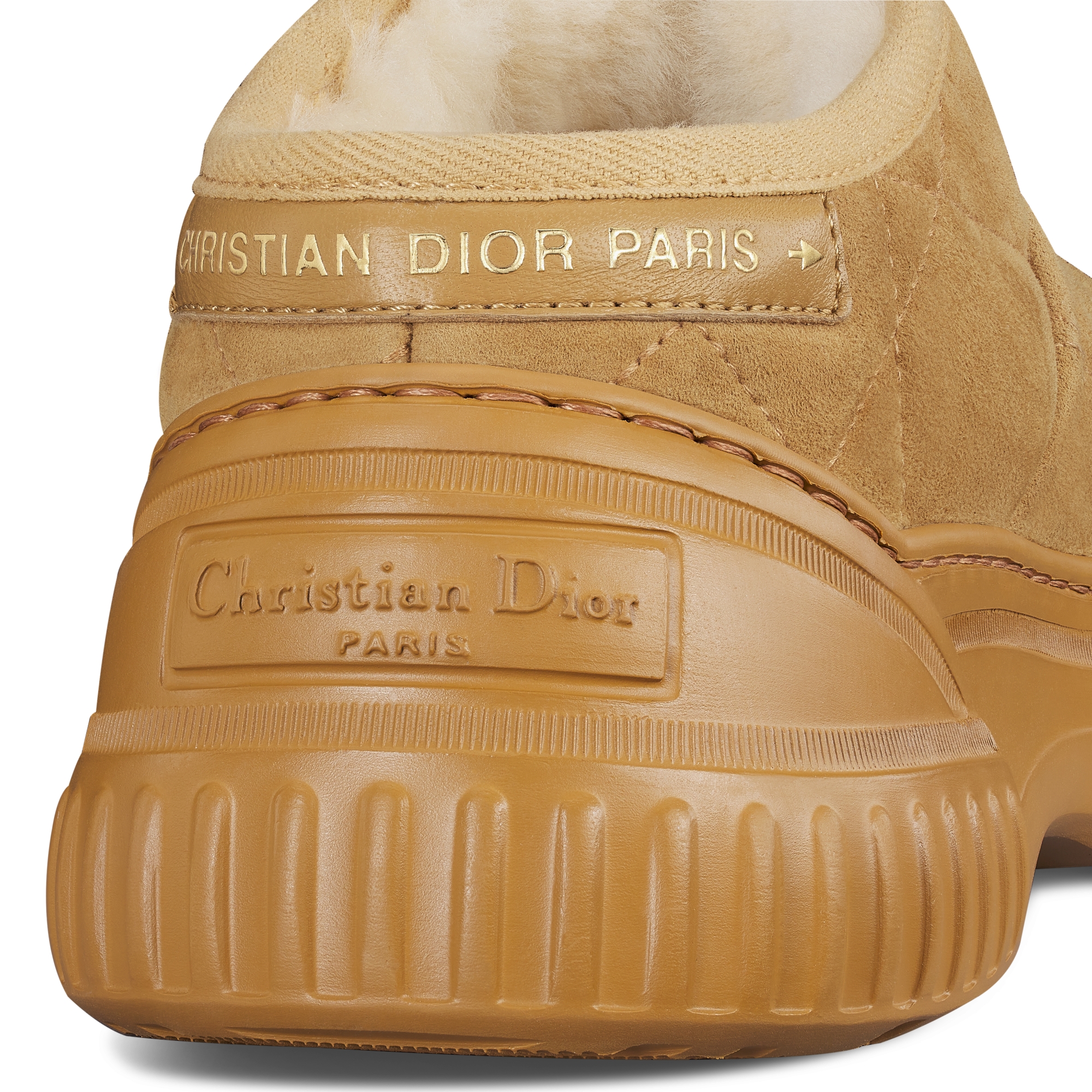 Stivaletto basso Dior Frost Pelle scamosciata Cannage color cammello e montone d’agnello écru E09