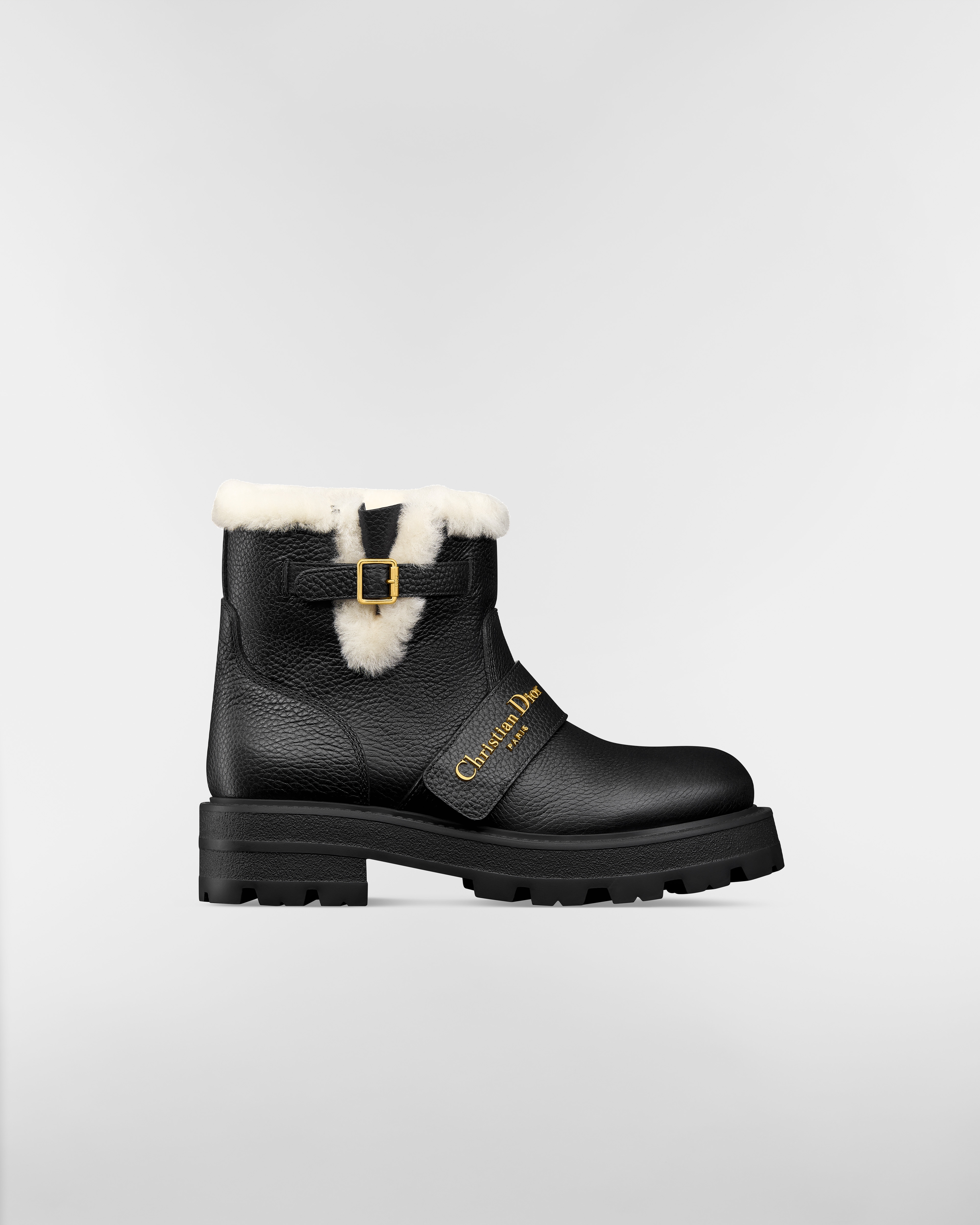 DiorAlps D-Quest Ankle Boot Black Grained Calfskin and White Lambskin Shearling E02