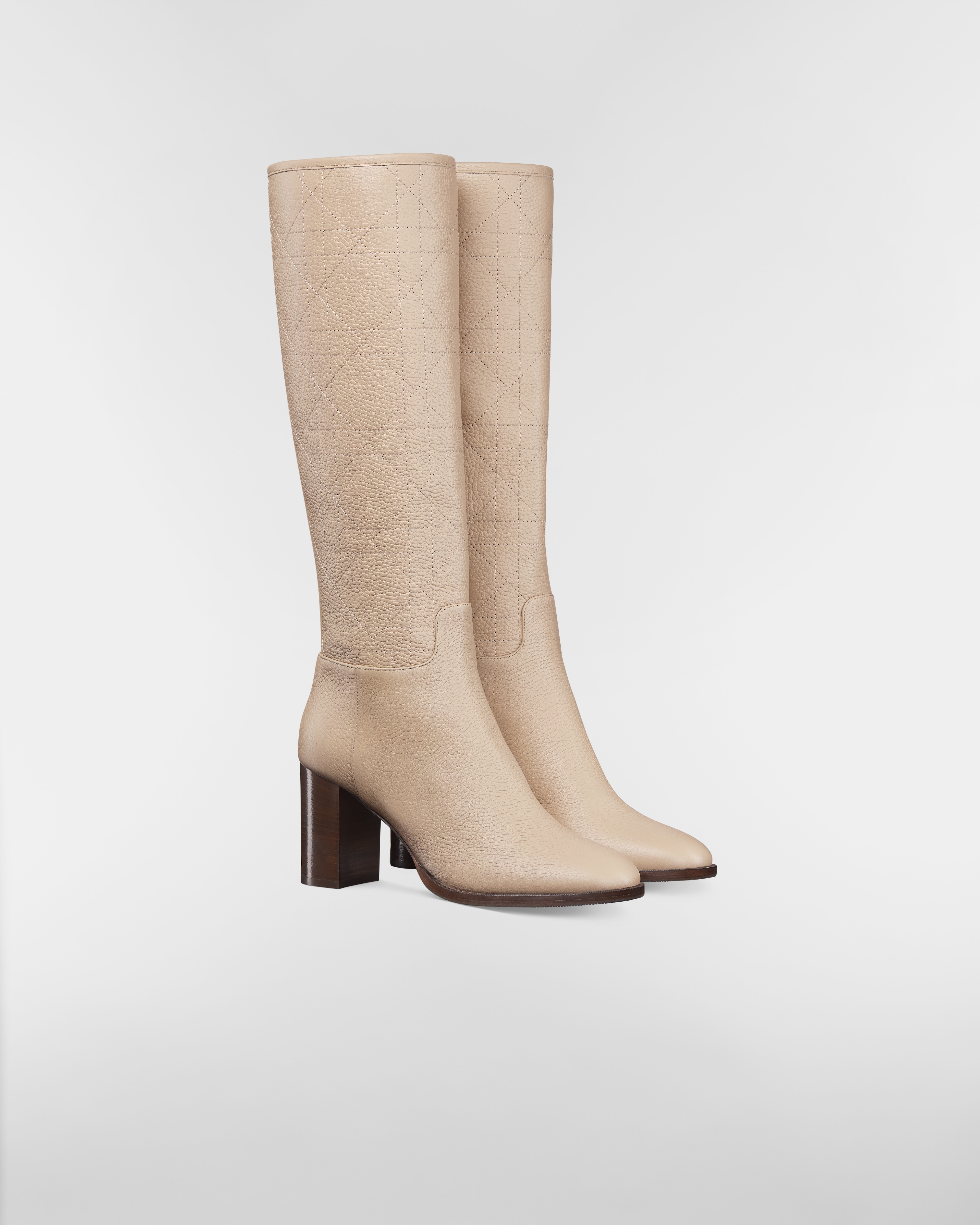 Dior Time-laars met hak Poederbeige generfd kalfsleer met Cannage-motief E03