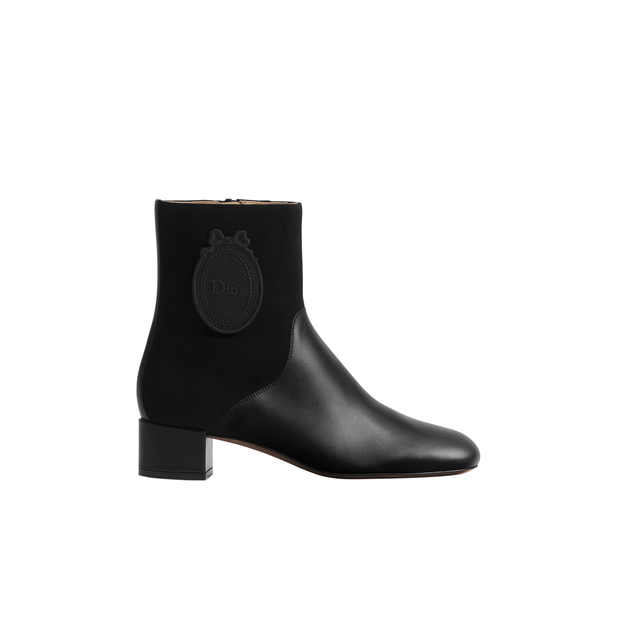 Dior ミュール ブラック ポインテッドトゥ35　美品 Dior Médaillon Heeled Ankle Boot Black Calfskin and Suede Goatskin