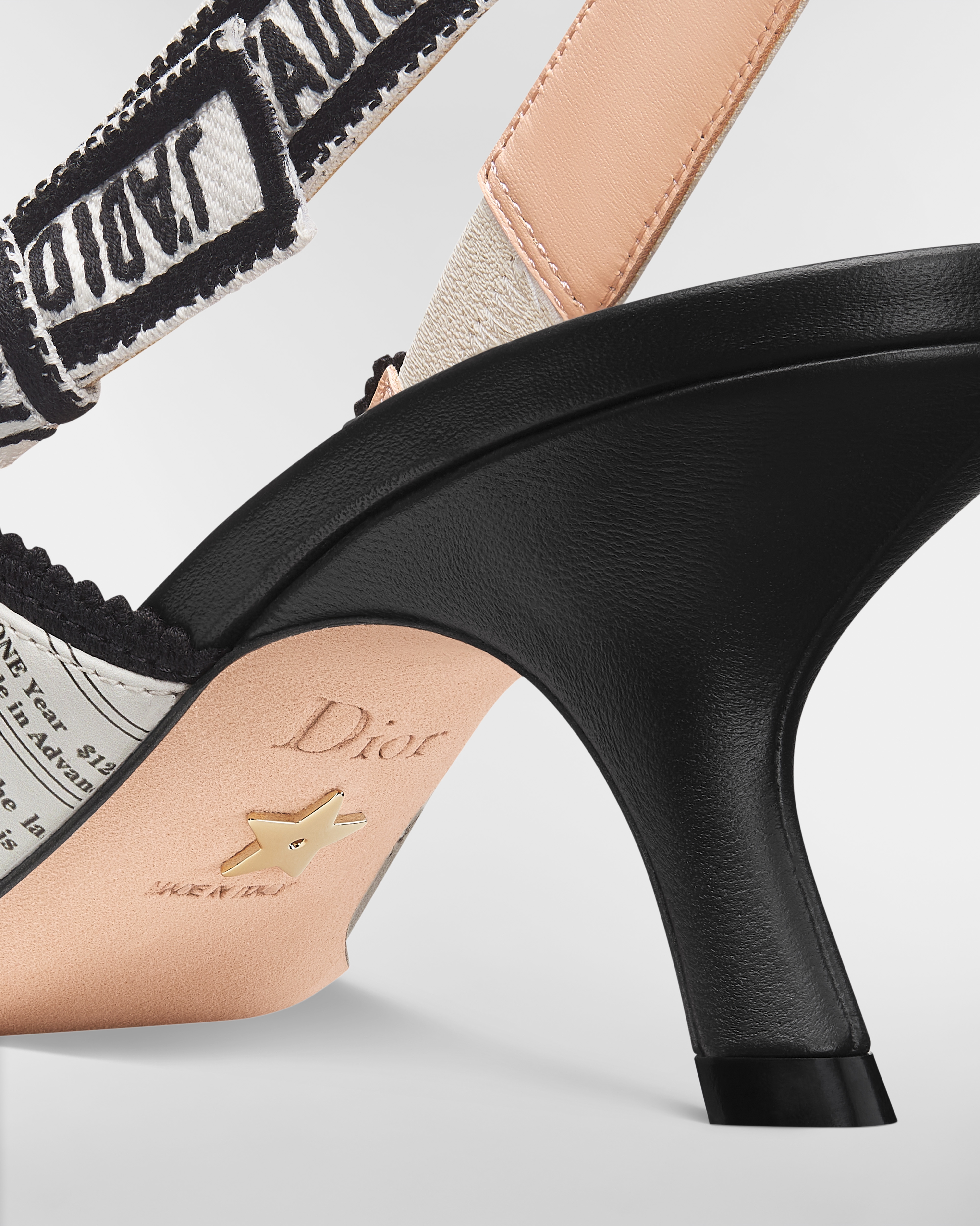 J'Adior Slingback-Pumps Lammleder mit Newspaper Print in Weiß und Schwarz E09