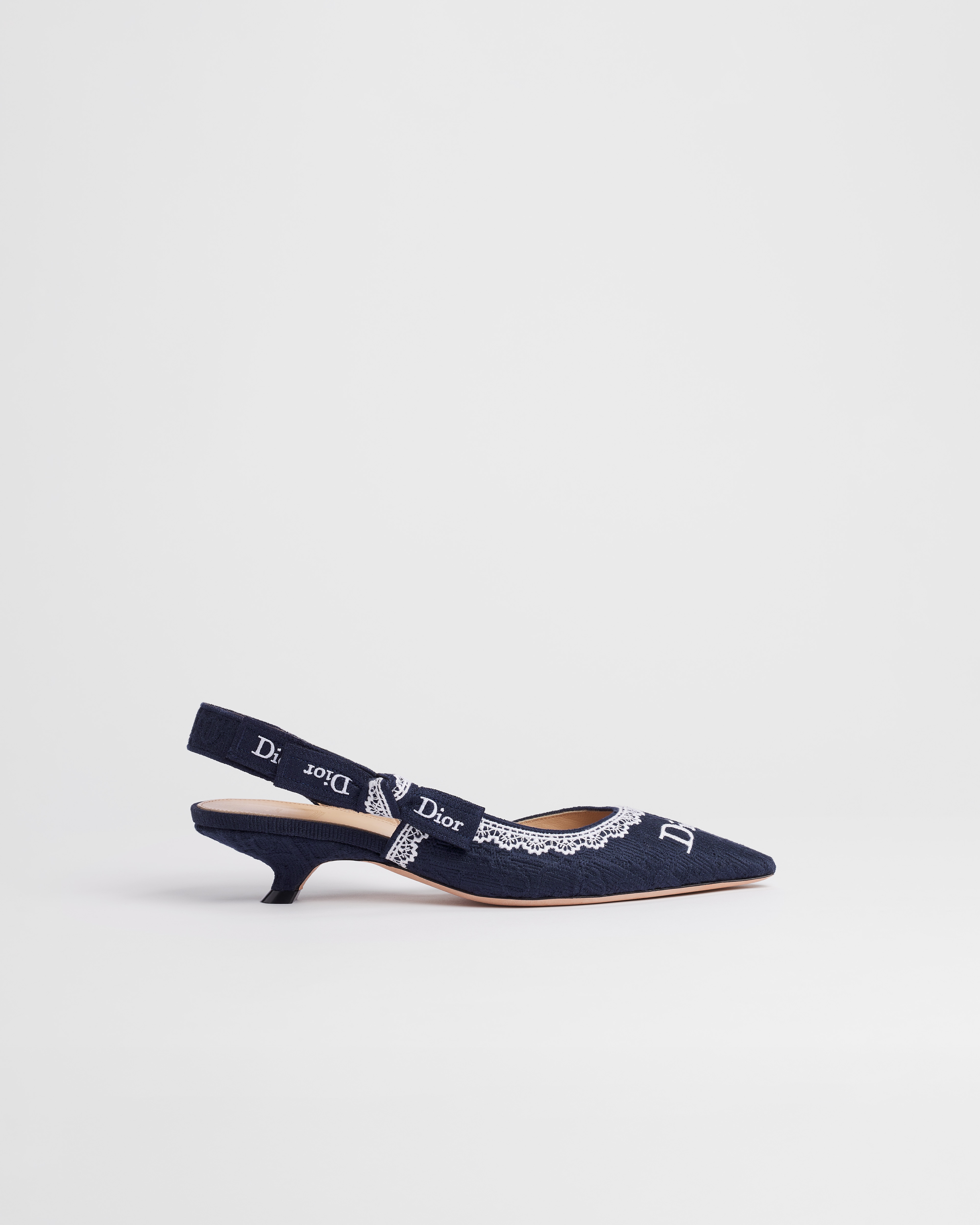 Scarpin slingback J'Adior Algodão bordado Dior Oblique azul e renda branca E02