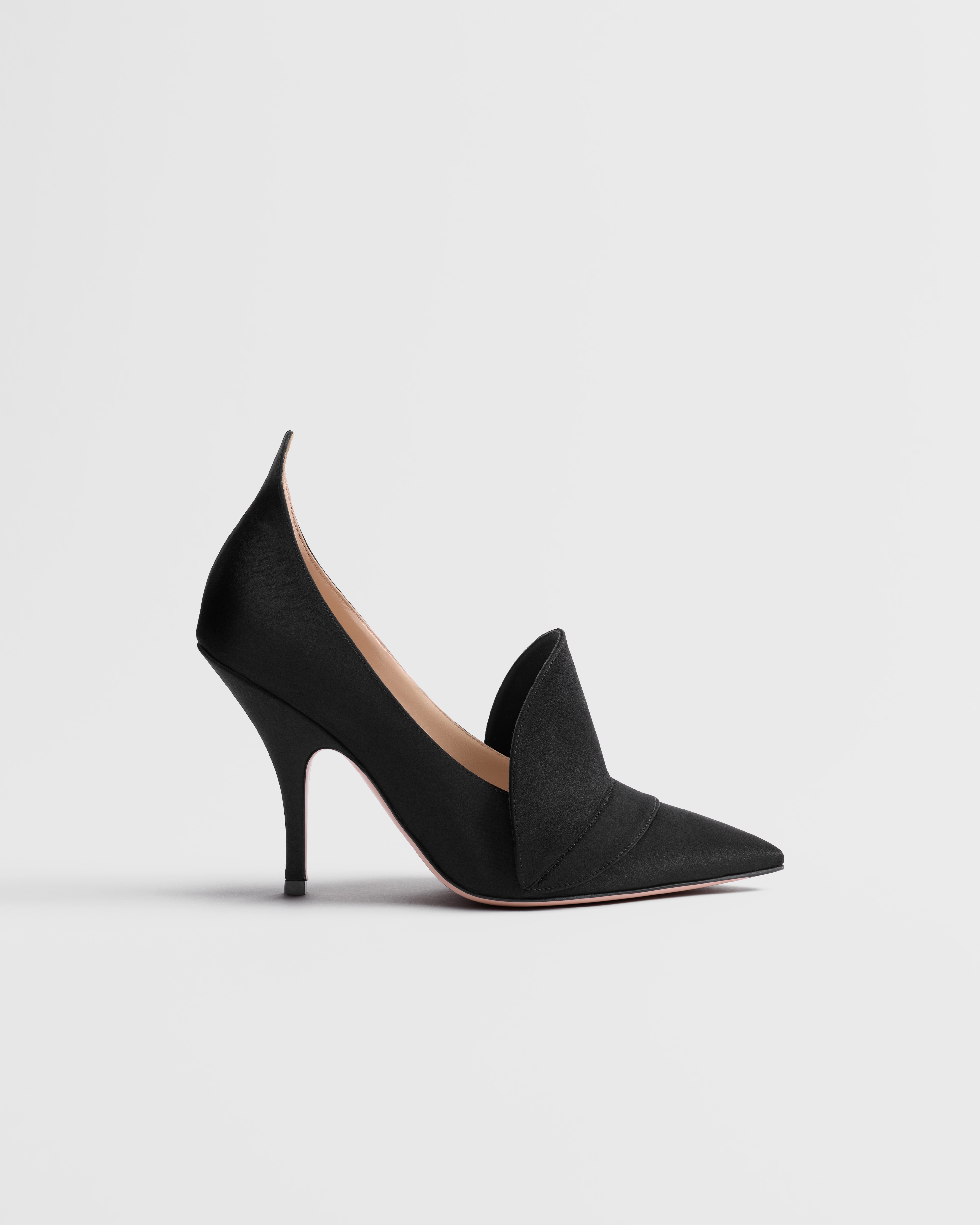 Zapato de salón Dior Masquerade Satén negro E02