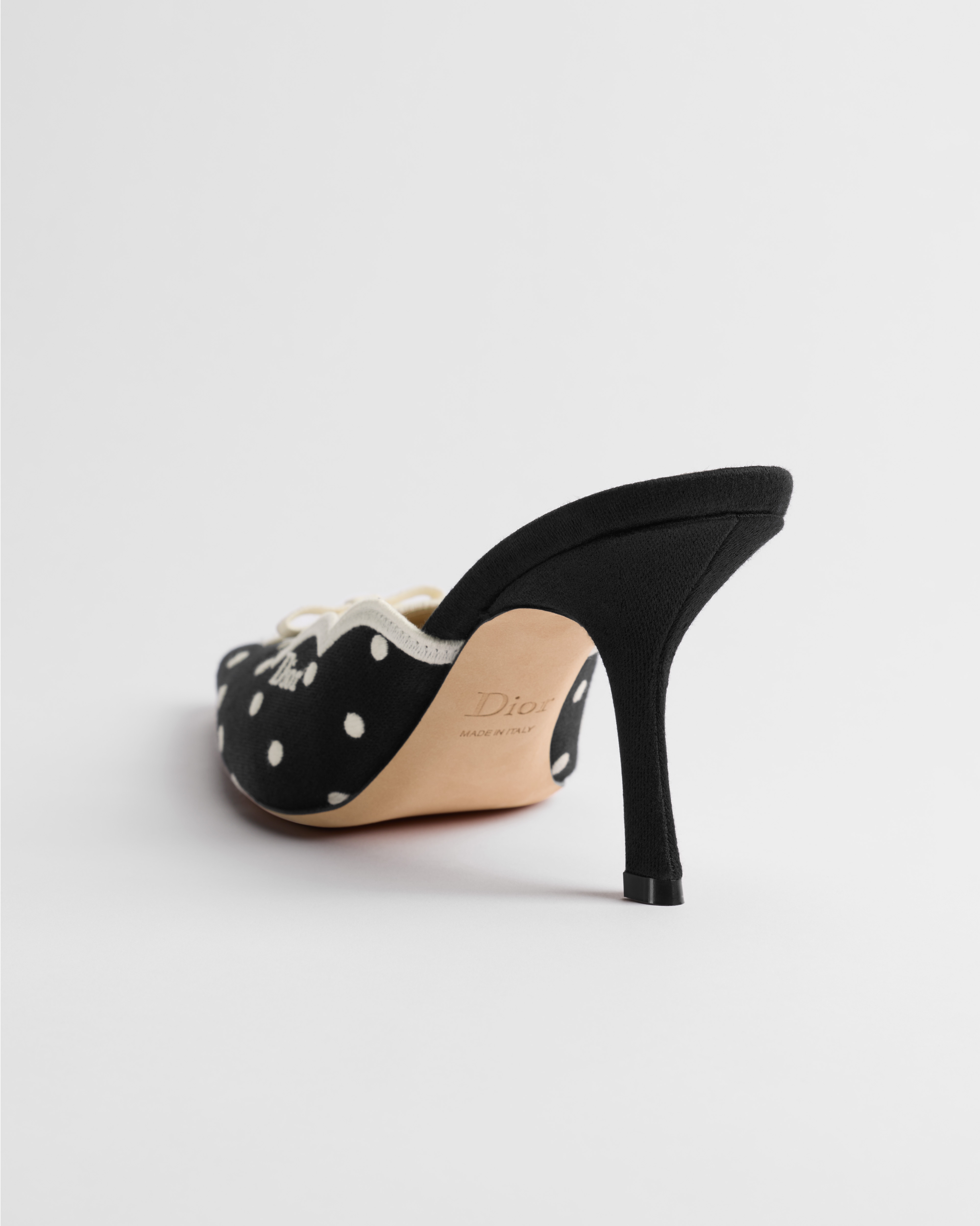Mule à talon Dior Romance Coton noir brodé du motif PolkaDior blanc E05