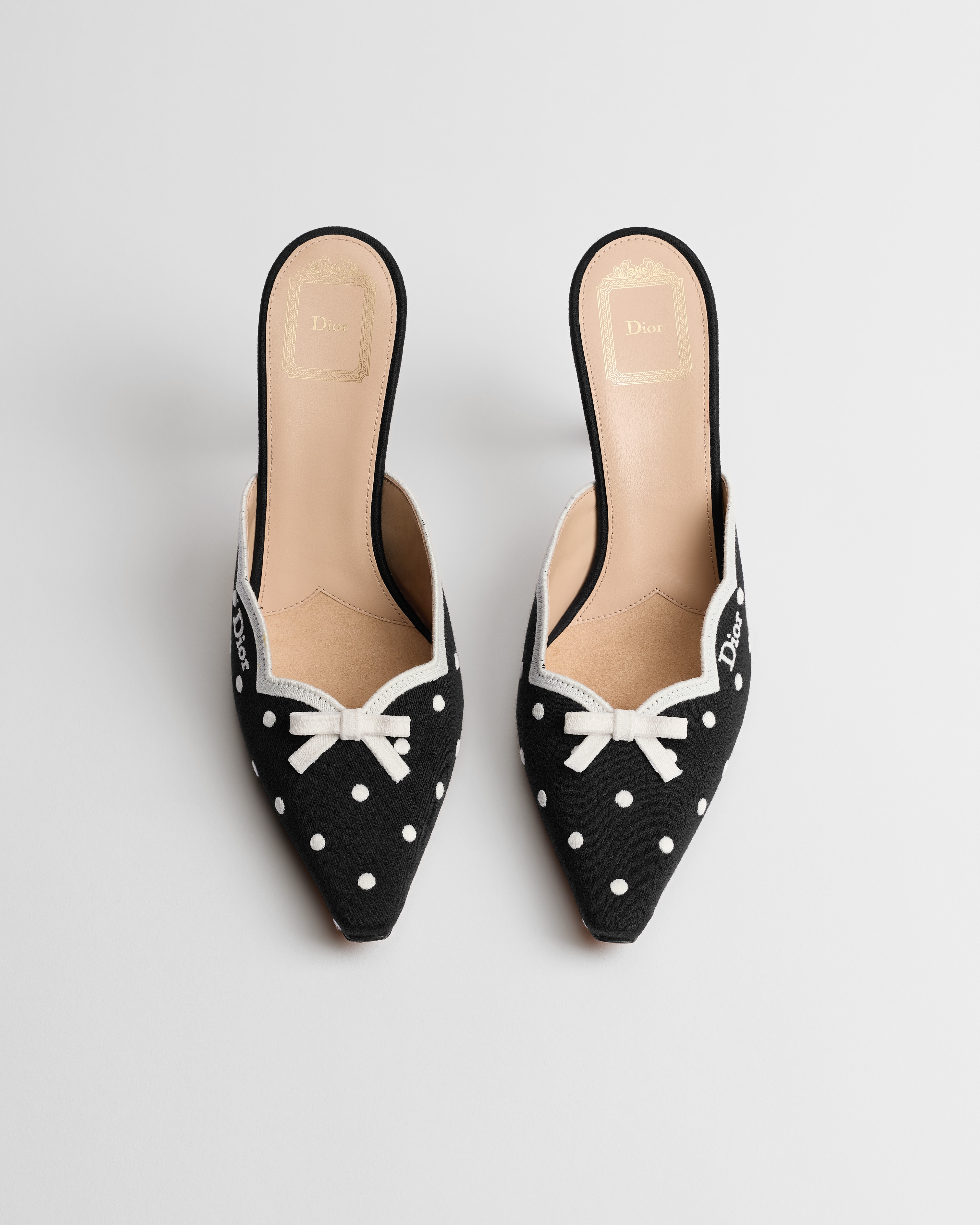 Mule à talon Dior Romance Coton noir brodé du motif PolkaDior blanc E06