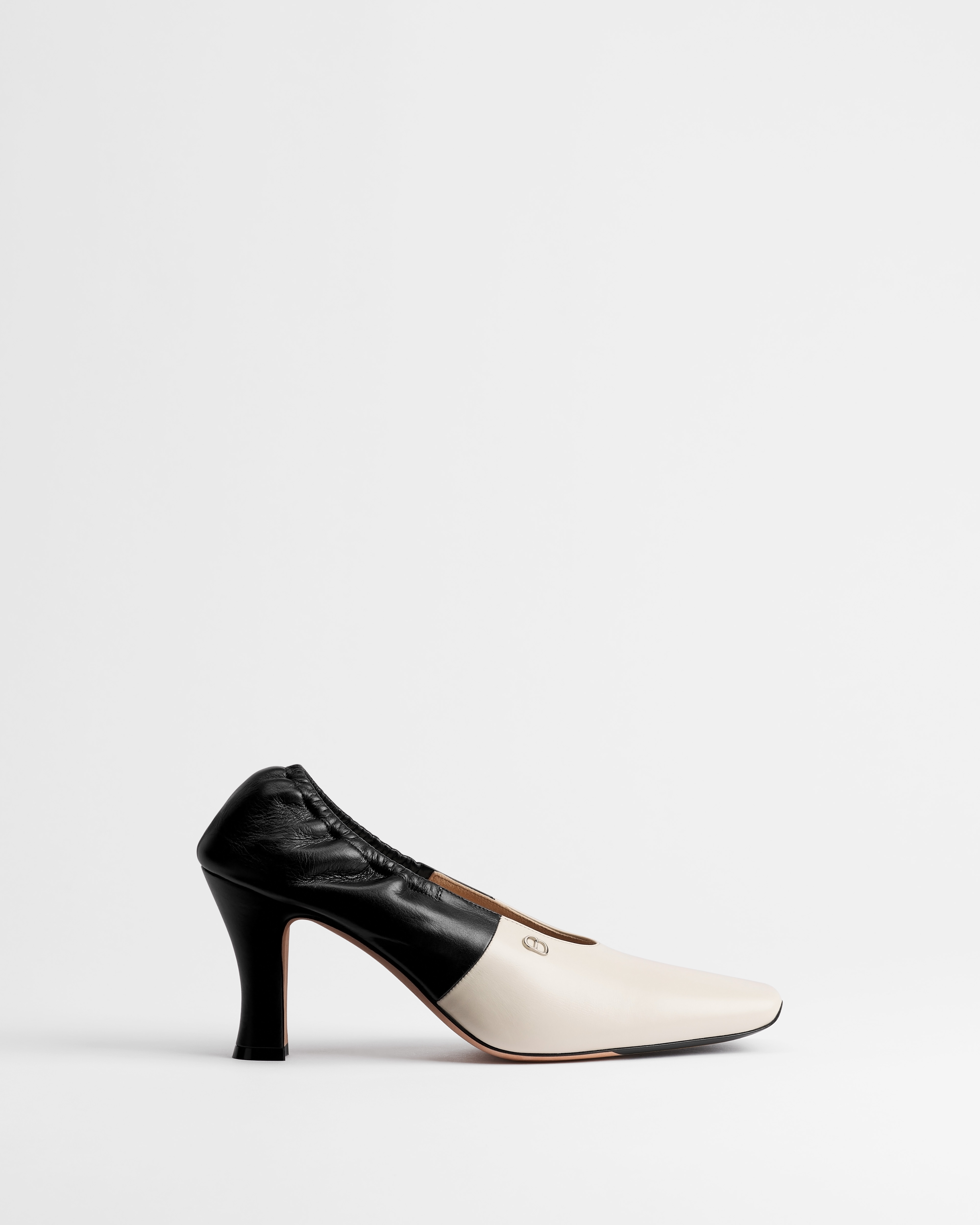 Dior Sunset Pump White and Black Lambskin E02