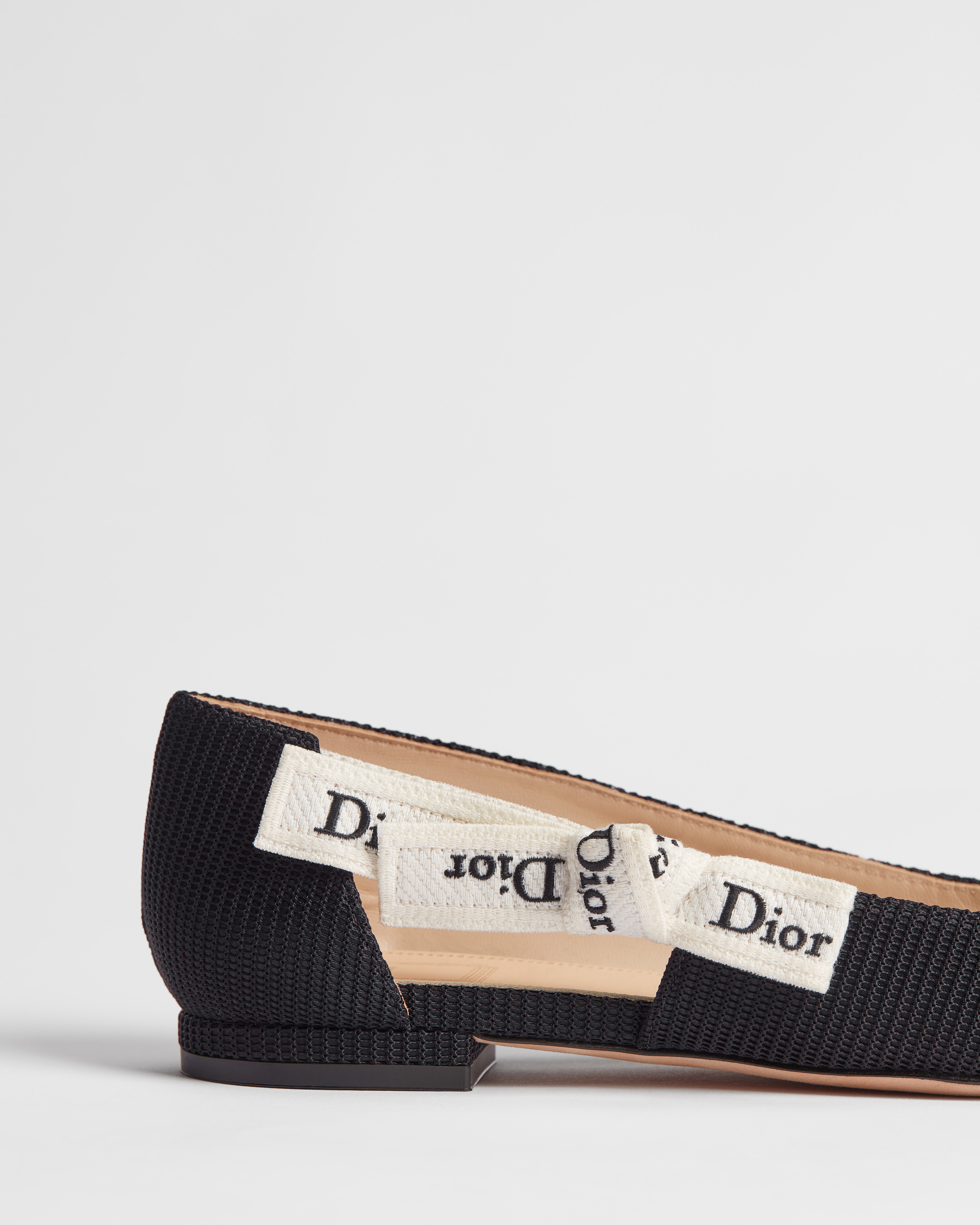 J'Adior 芭蕾平底鞋 黑色科技布料 E09