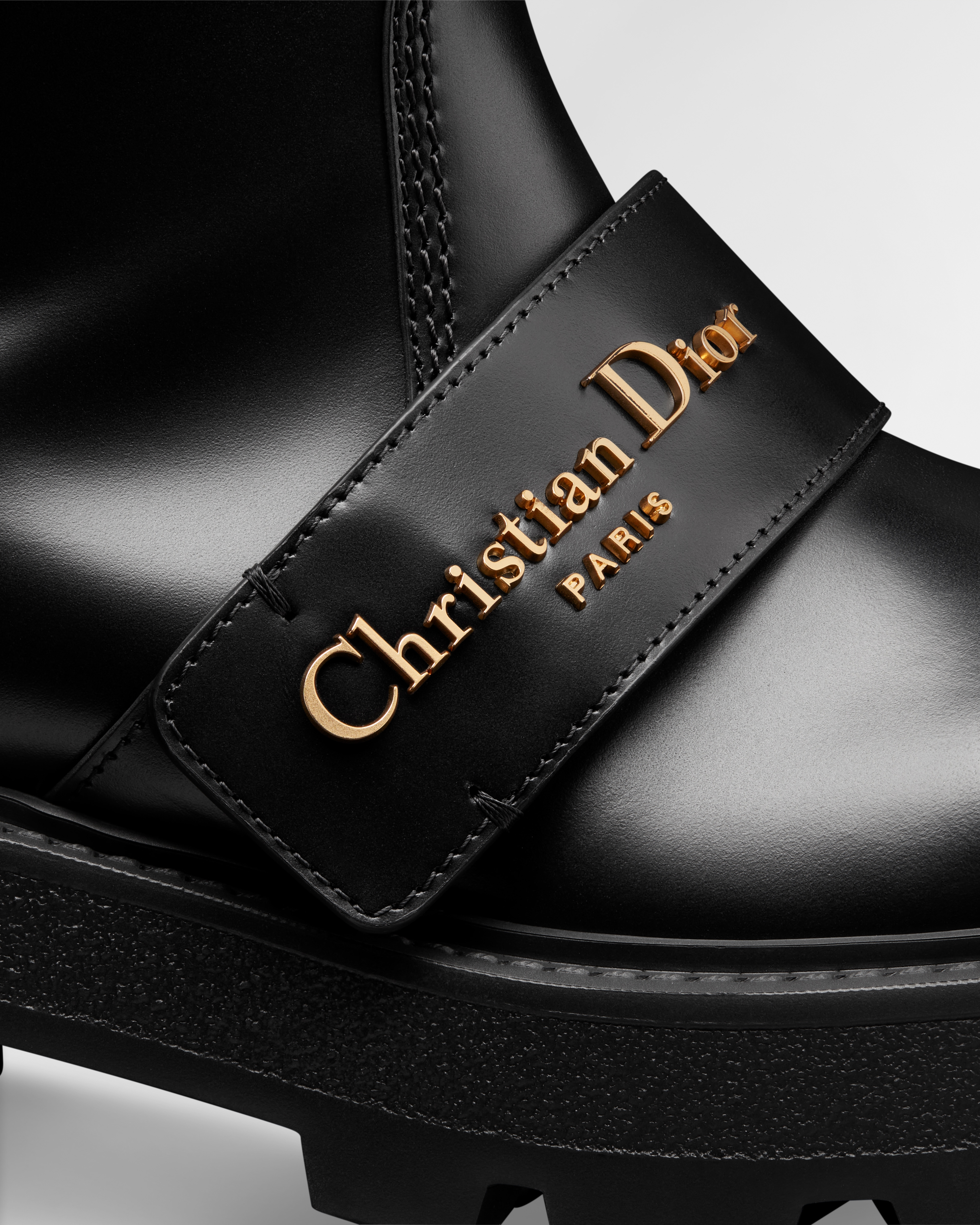 D-Quest Ankle Boot Black Calfskin E09