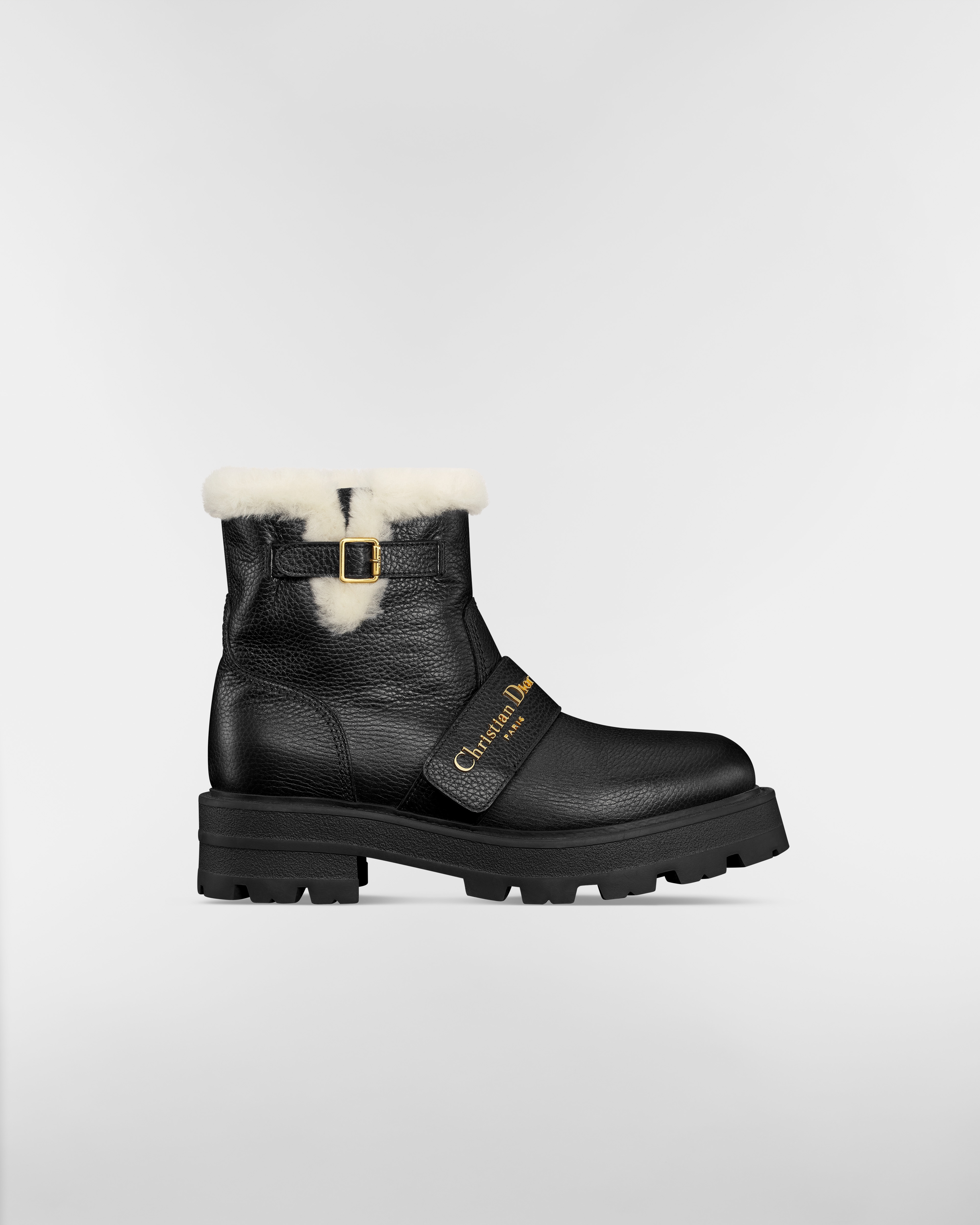 DiorAlps D-Quest Ankle Boot Black Grained Calfskin and White Lambskin Shearling E02