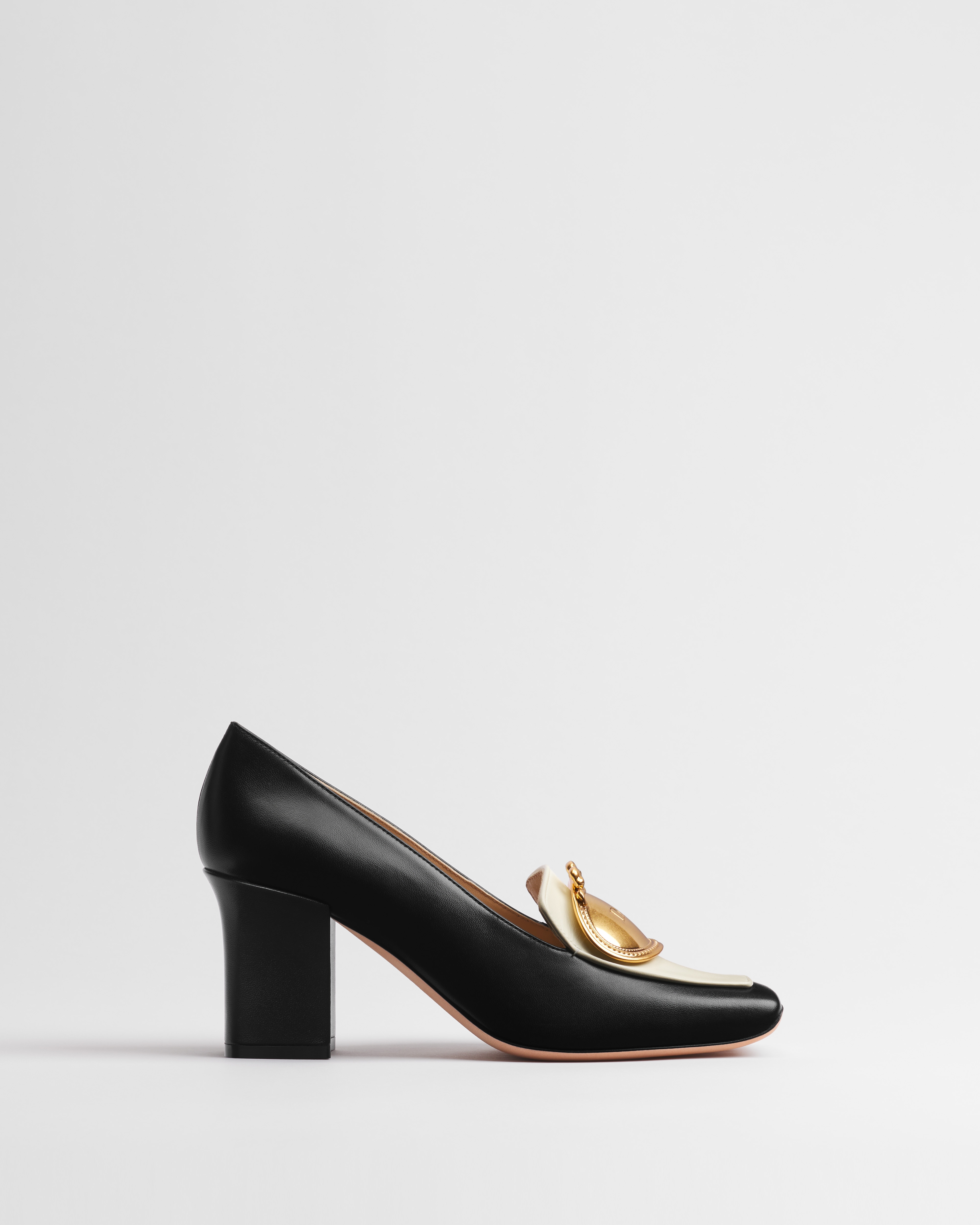 Dior Médaillon Buckle Pump Black and White Lambskin E02