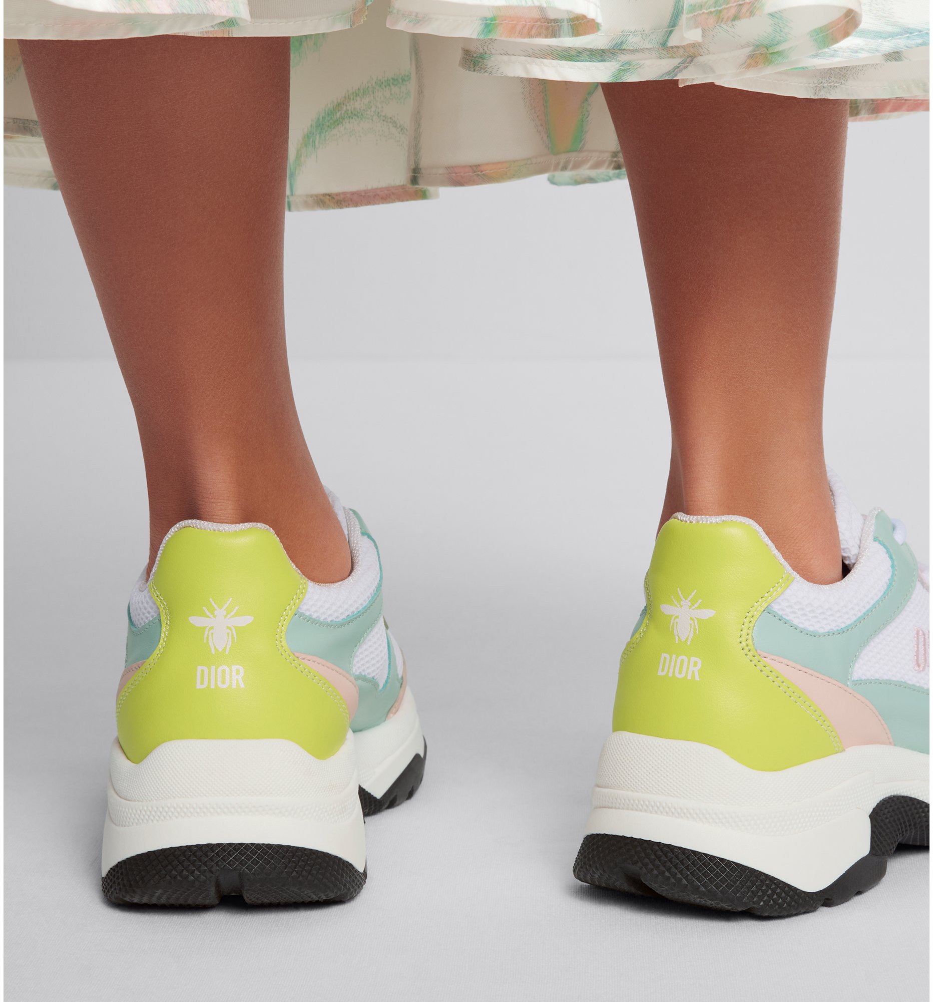 Low Top Sneaker fur Kinder Kalbsleder in Zartrosa Hellblau und Apfelgrun mit Mesh in WeiB DIOR