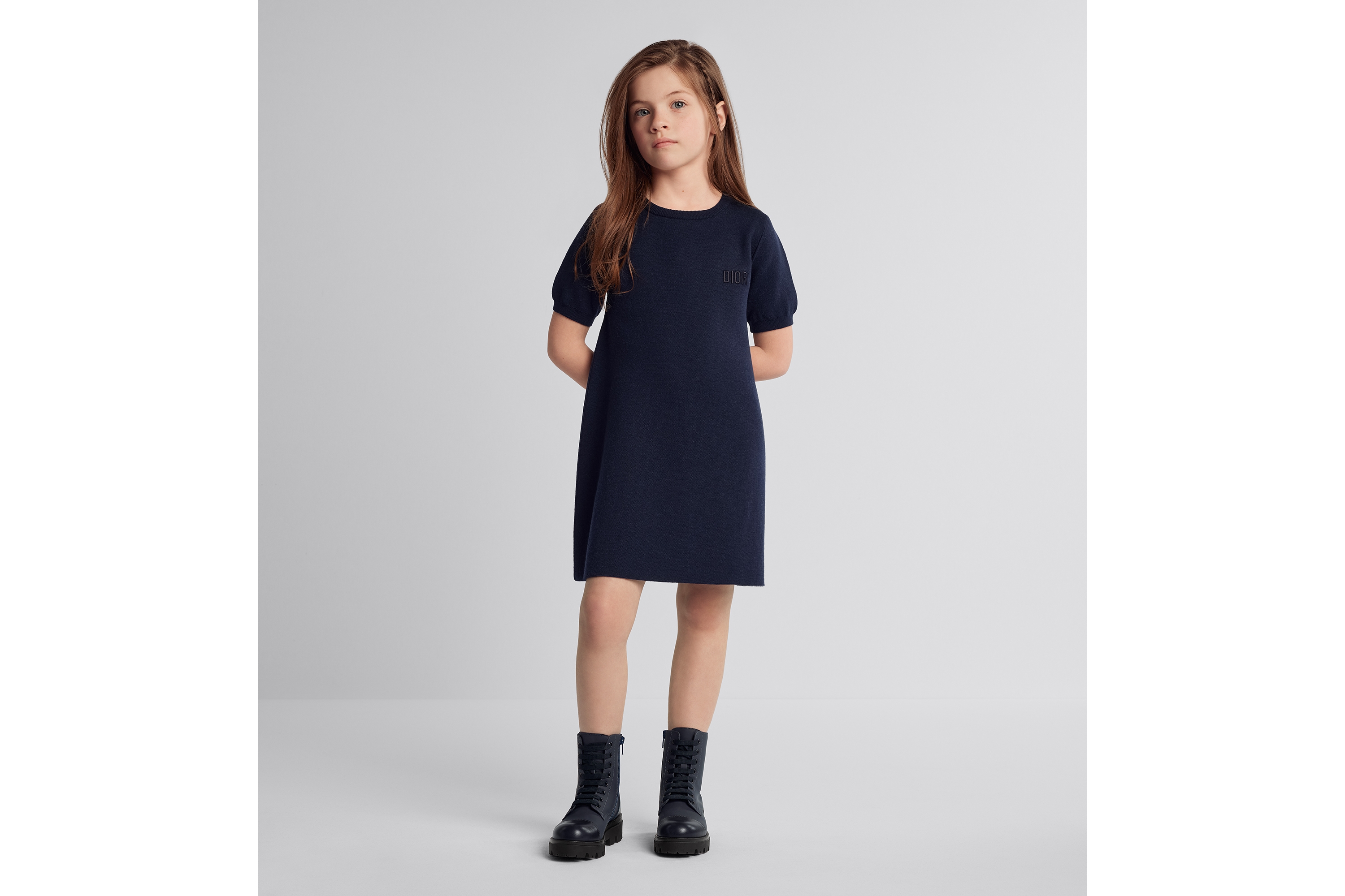 look_image_alt_prefix Vestido evasé reversible Dior Kids Punto de lana azul marino con Dior Oblique en jacquard marfil y azul E07