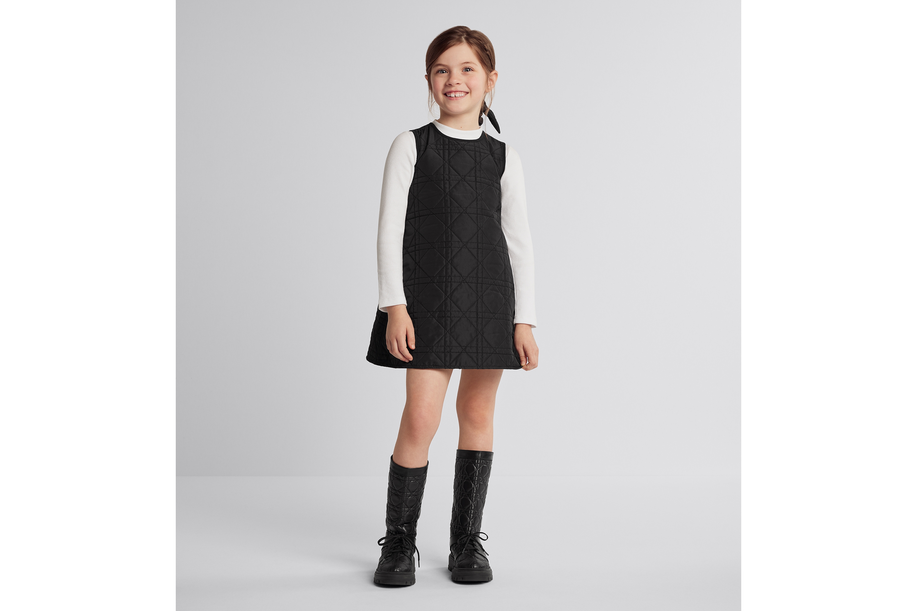 look_image_alt_prefix Jurk in A-lijn voor kinderen Zwarte technische stof met Macrocannage-motief E07