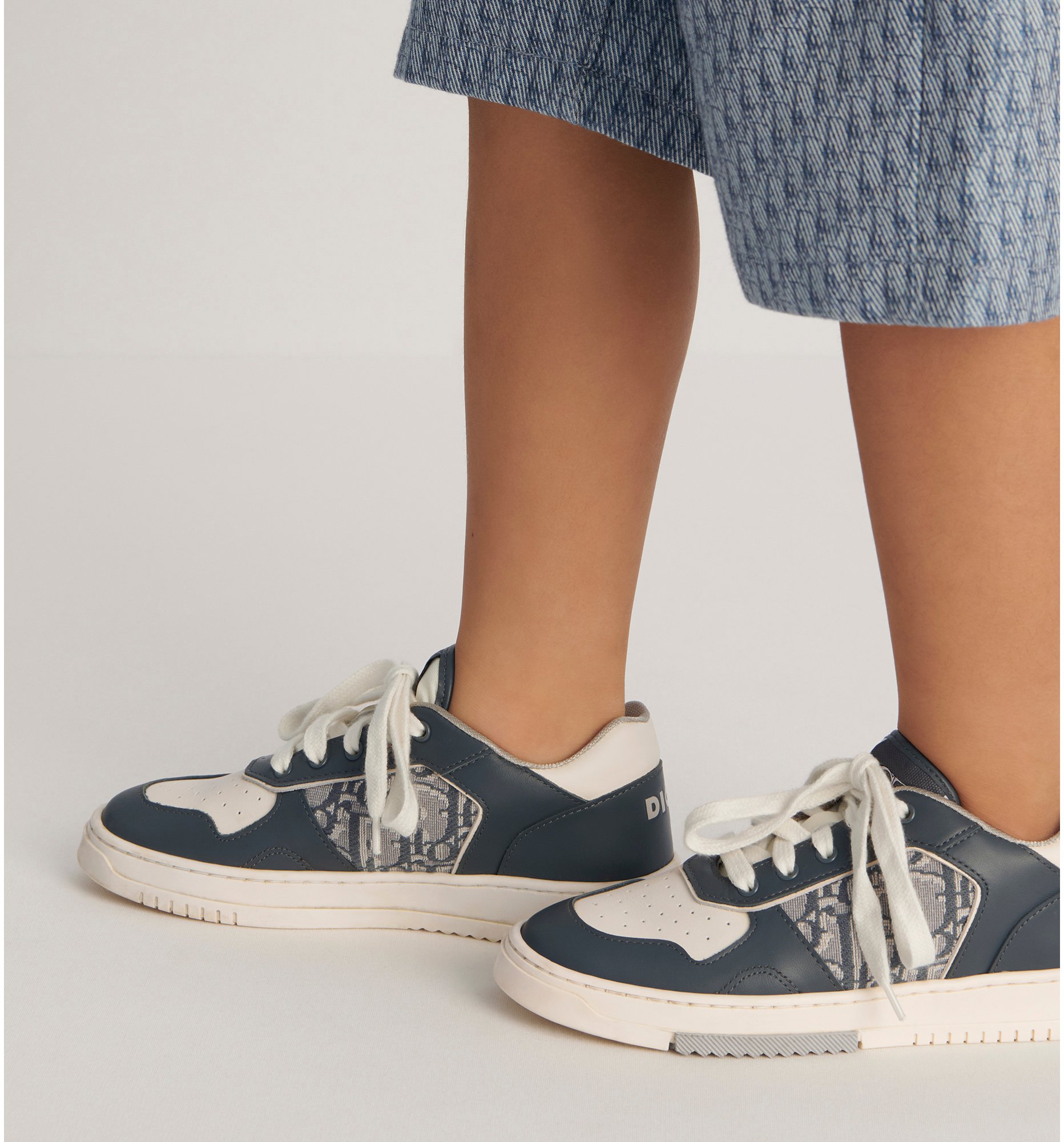 aria_look Kids' B27 Low-Top Sneaker Detailed view