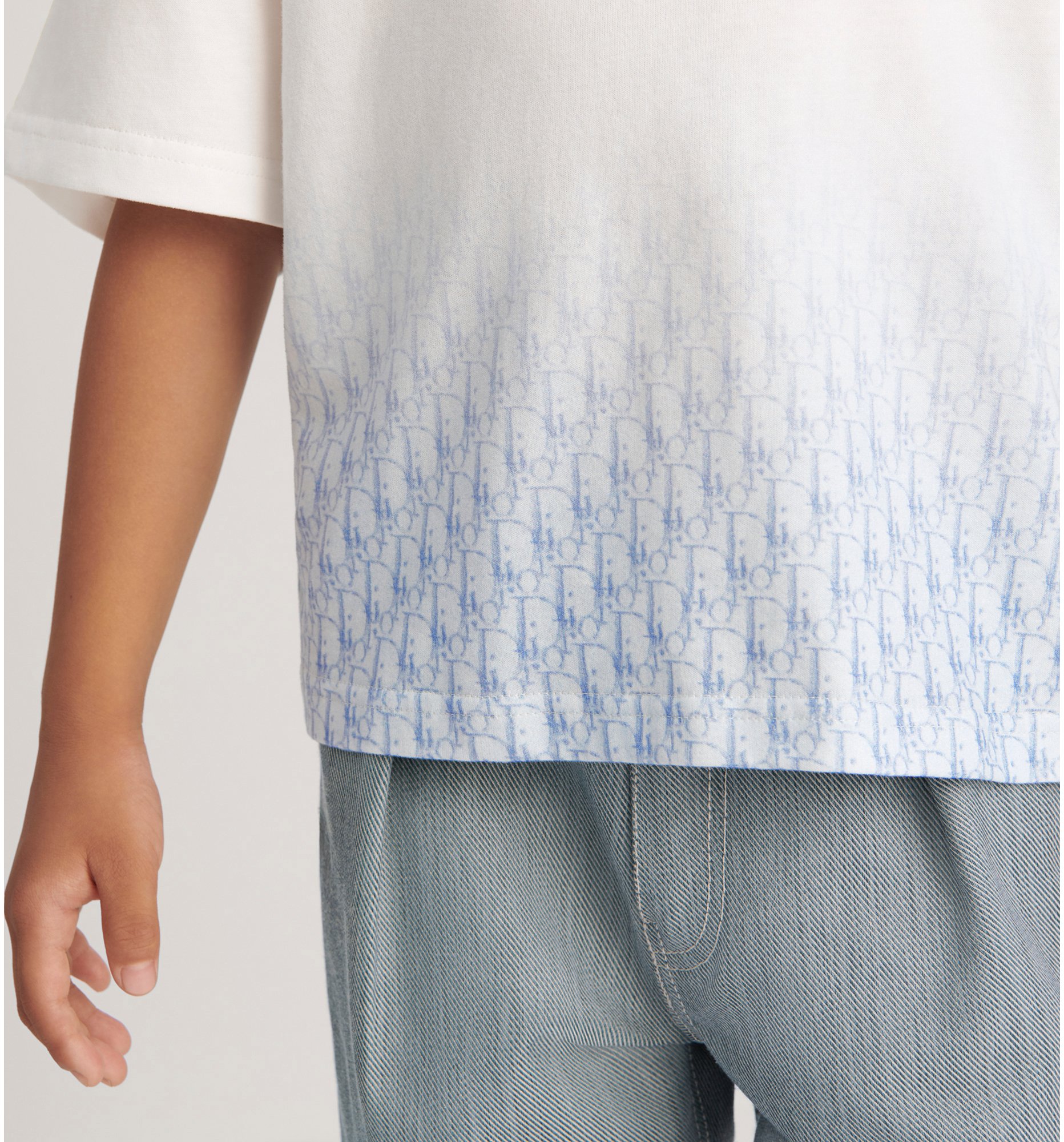aria_look Camiseta Dior Kids aria_threeQuarterClosedView